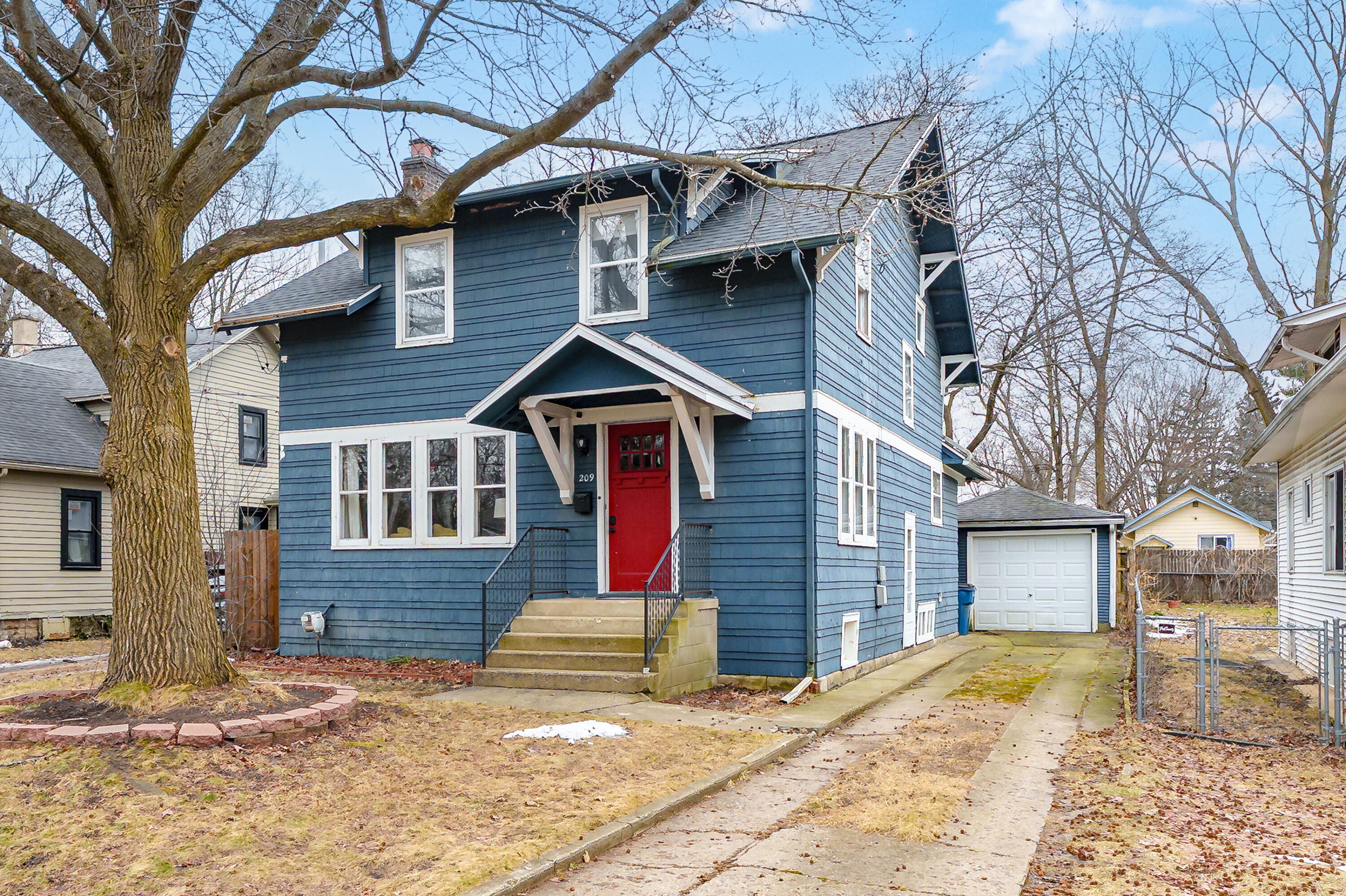 209 N Dartmouth Street Property Photo