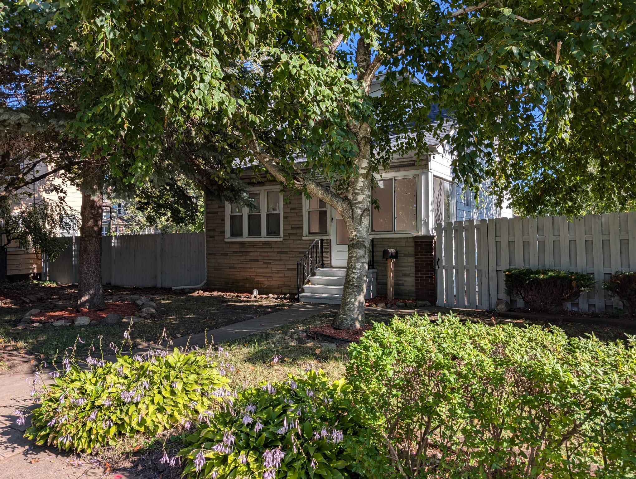 40 W Benson Street Property Photo