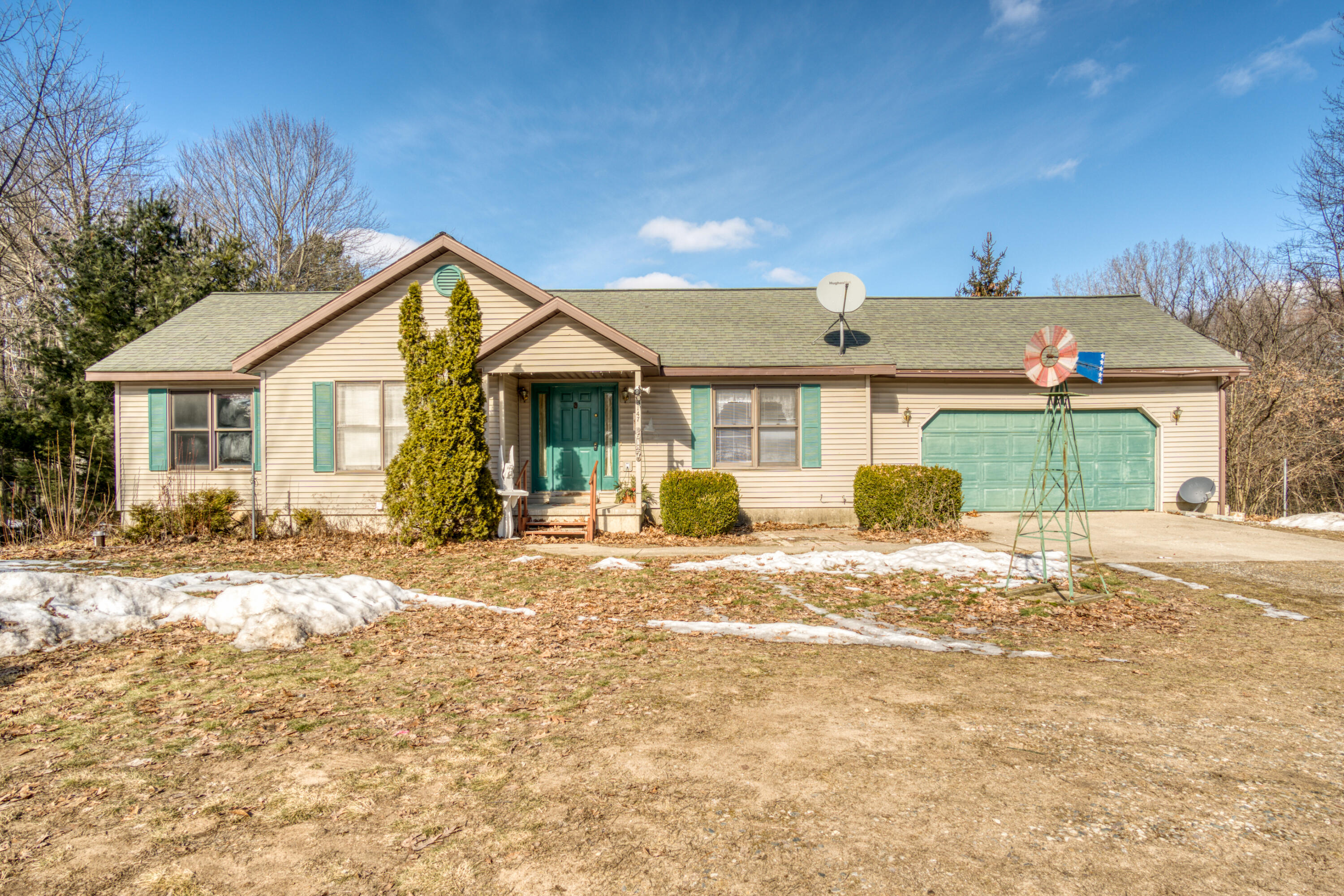 6147 22 Mile Road Ne Property Photo