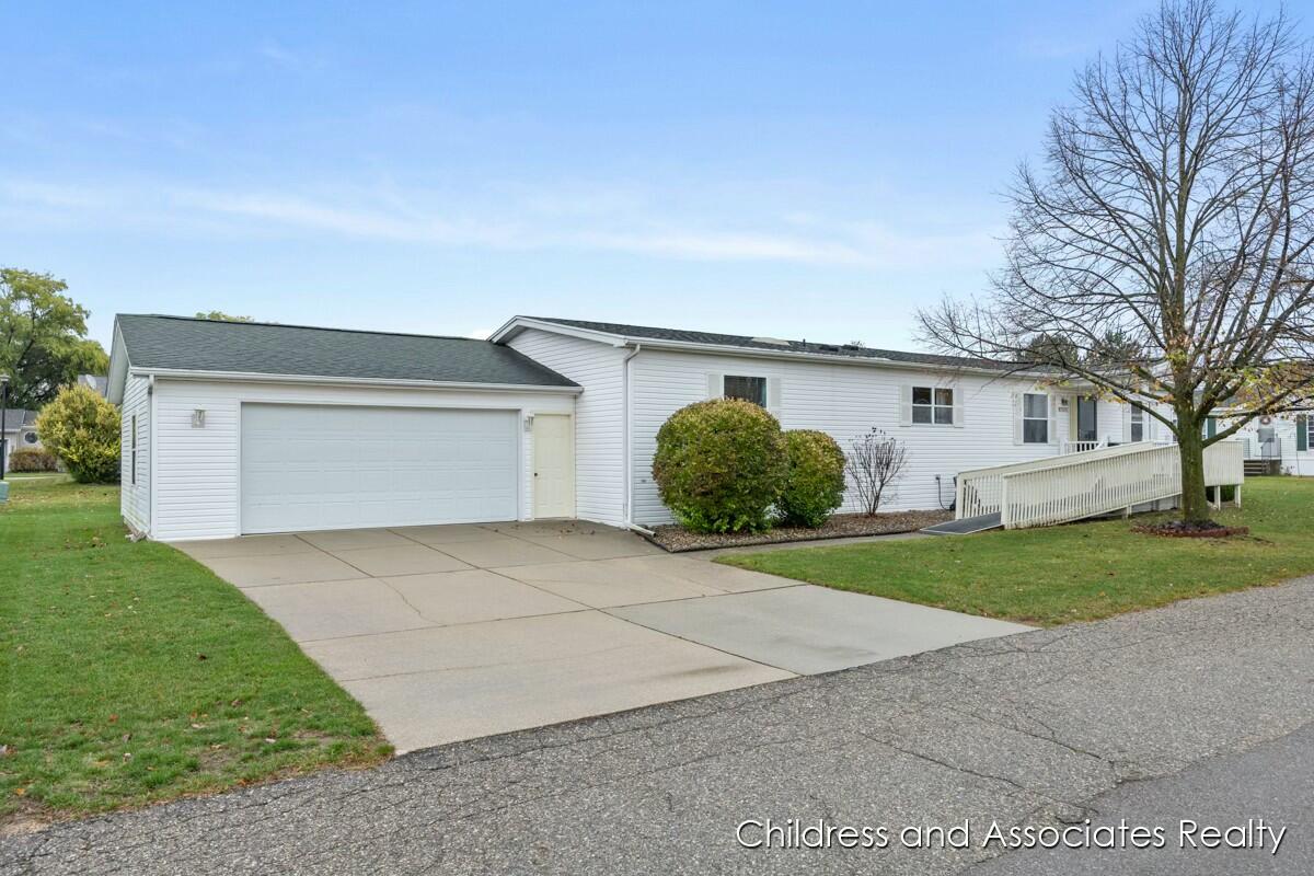 Country Meadows Village Real Estate Listings Main Image