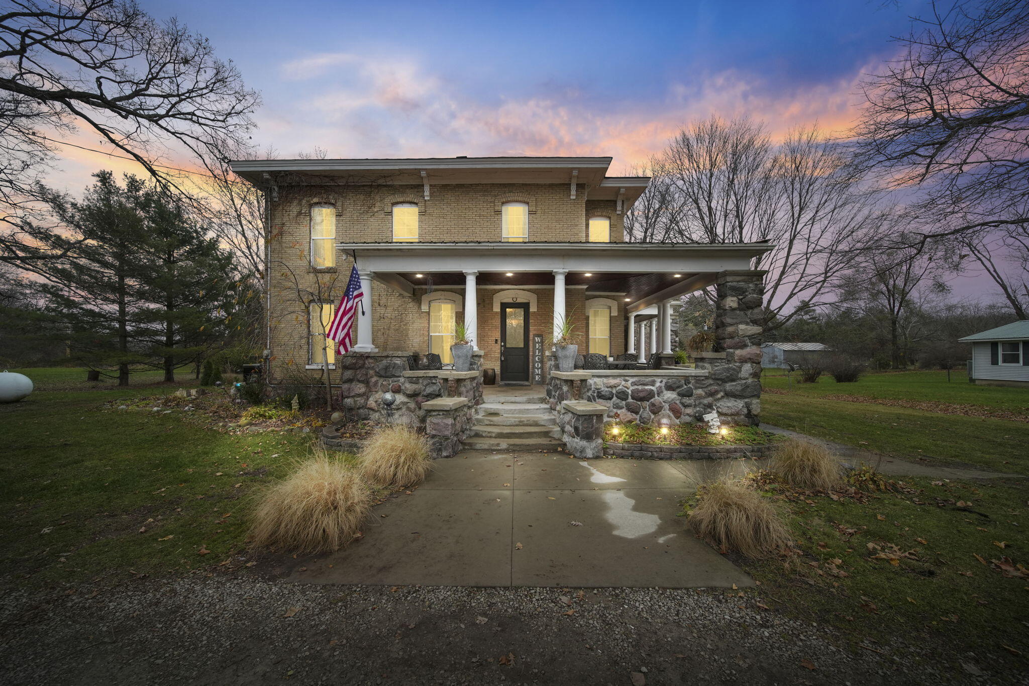8821 Buhl Street Property Photo