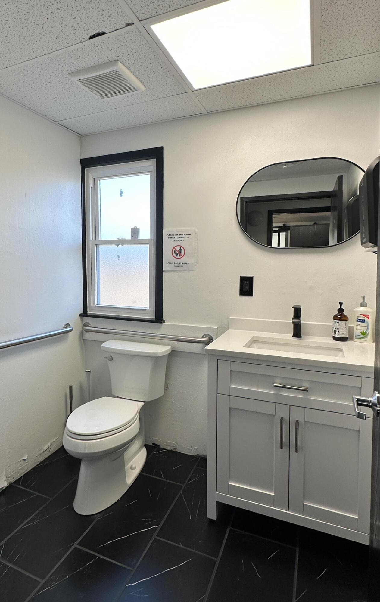 305 E Maple Road Property Photo 15