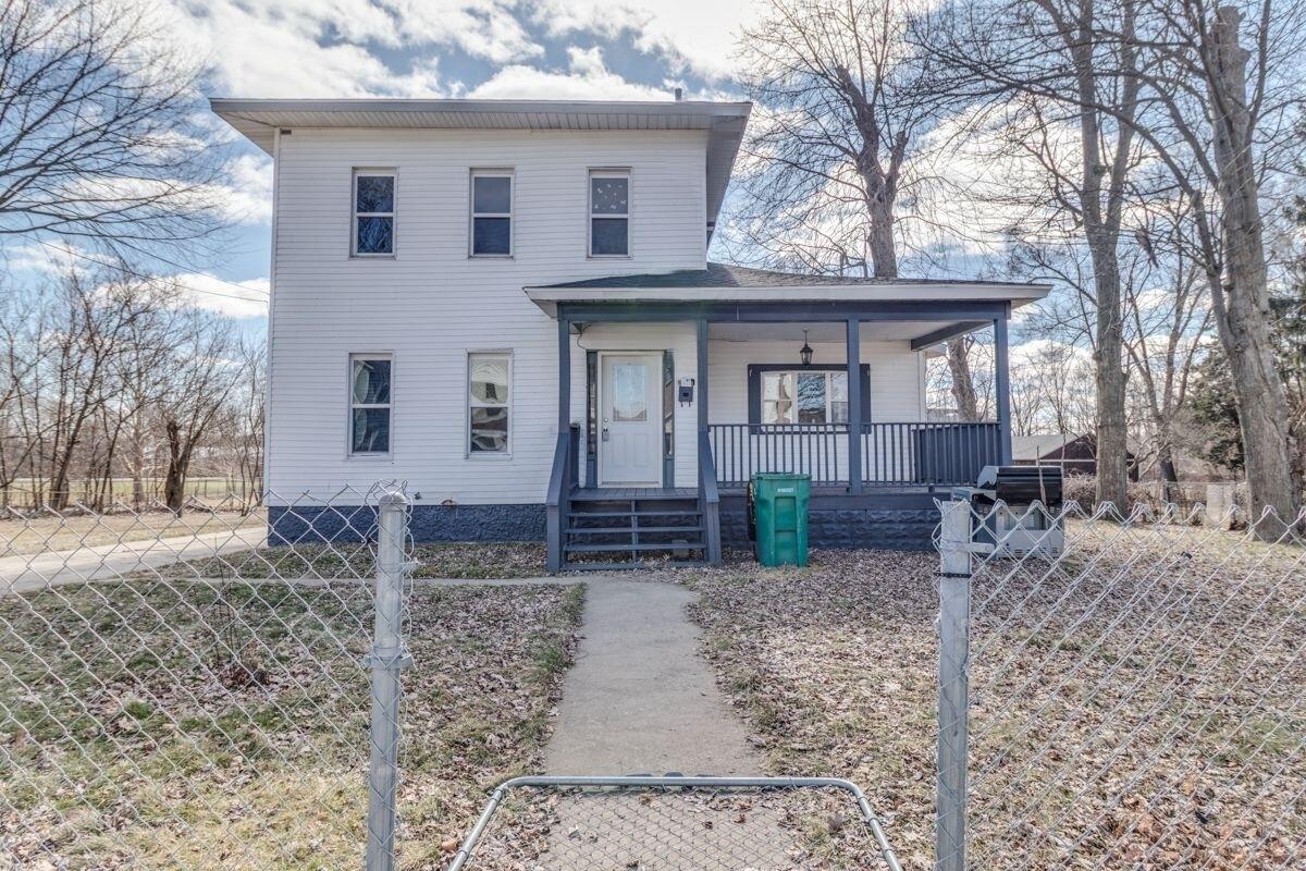 118 E Van Buren Street Property Photo