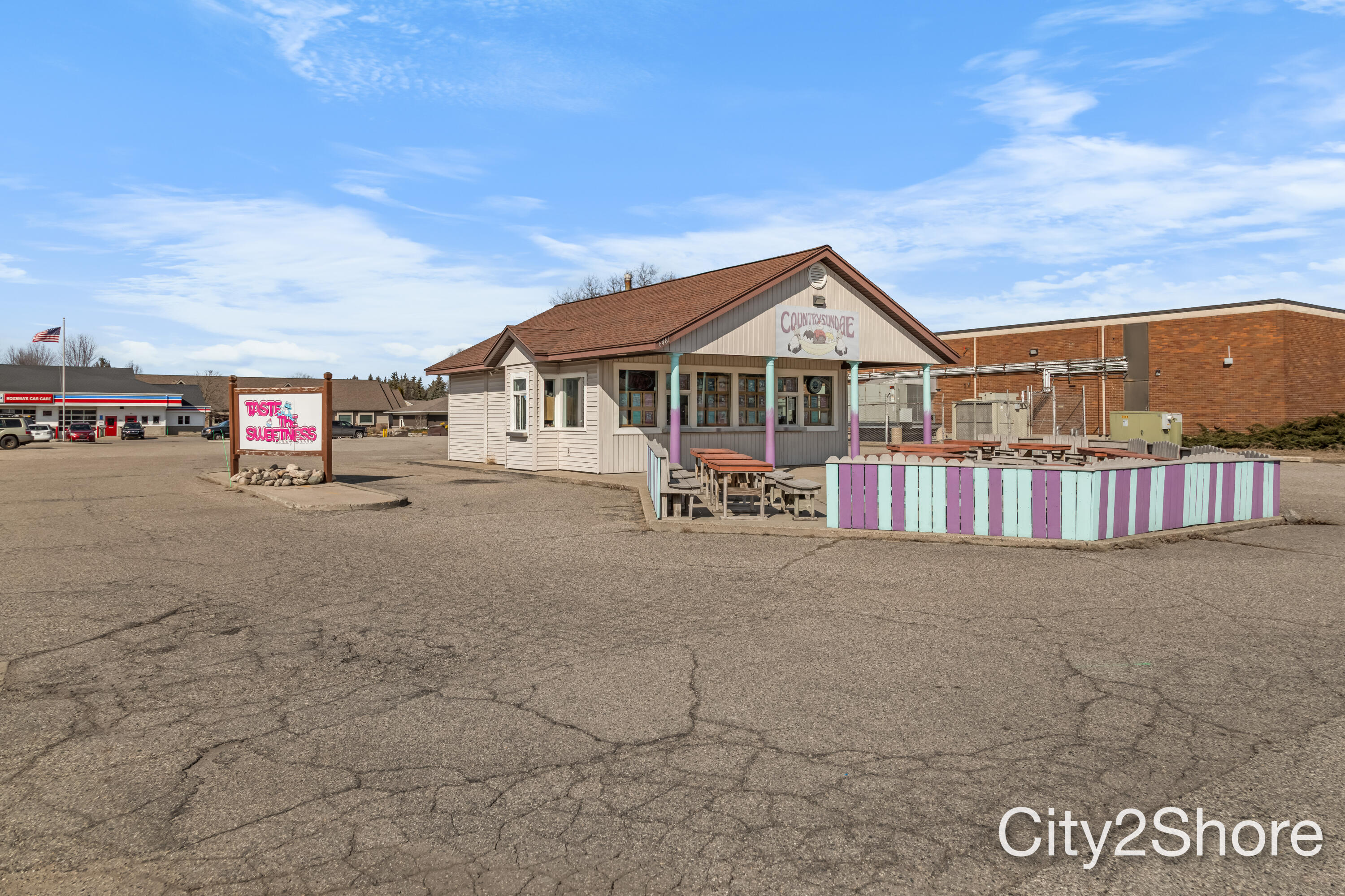 6481 28th Avenue Property Photo 2