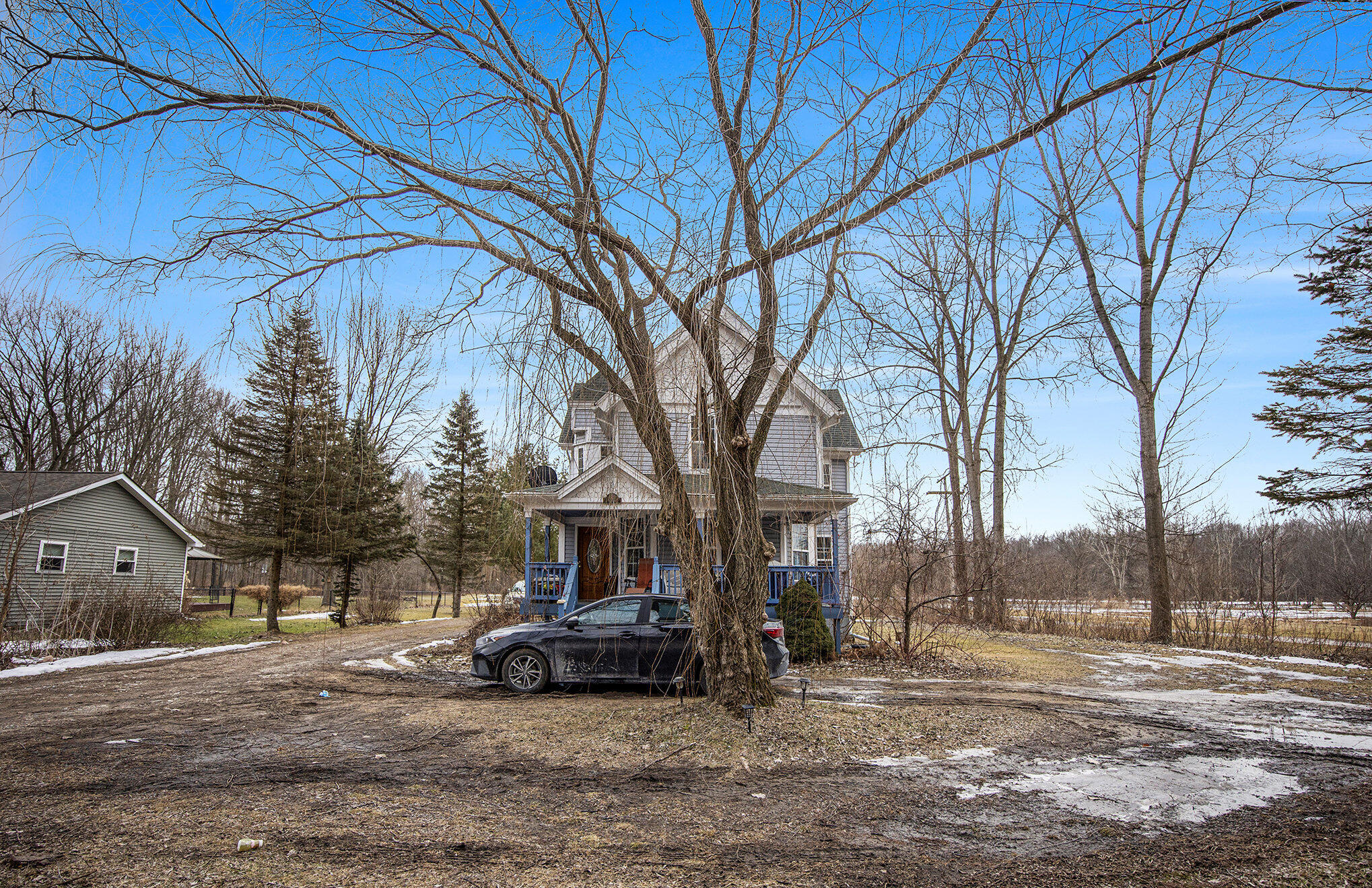 6903 Holland Road Property Photo 1