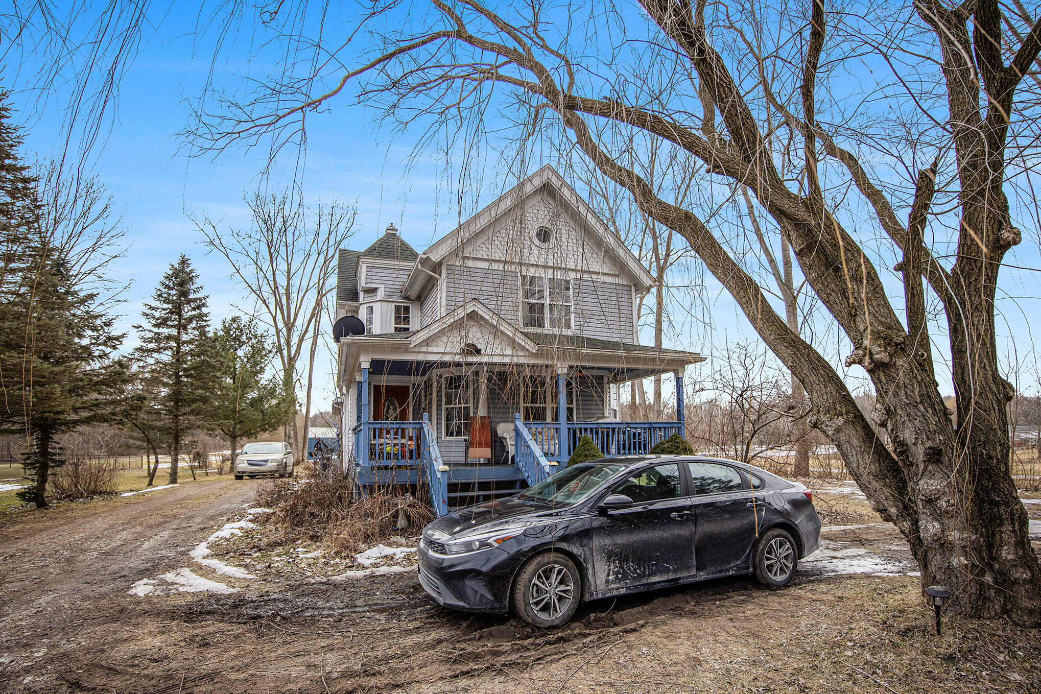 6903 Holland Road Property Photo 4