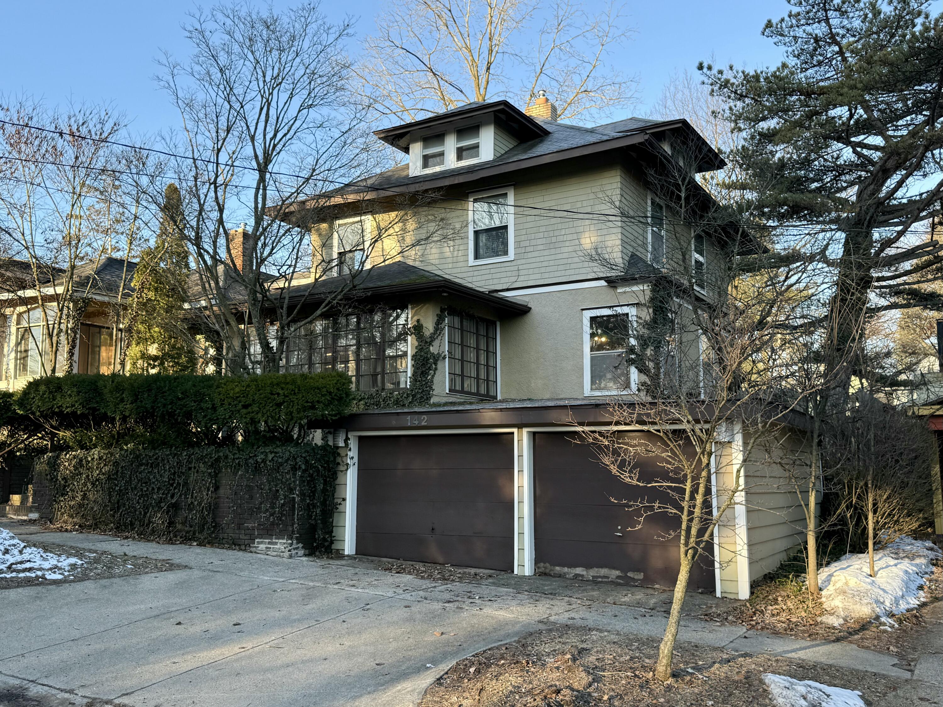 142 Monroe Street Property Photo