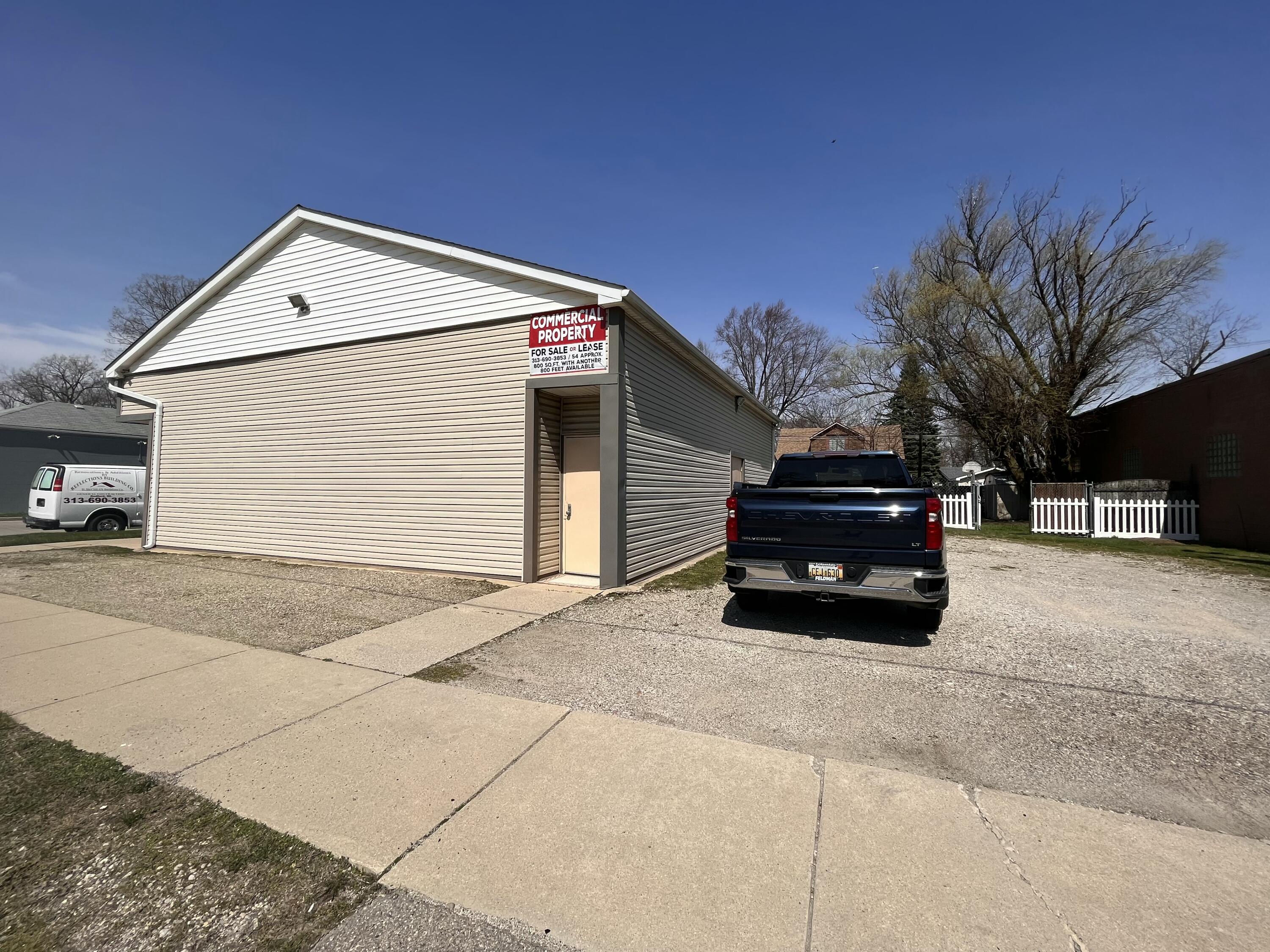 25846 W 7 Mile Road Property Photo 2