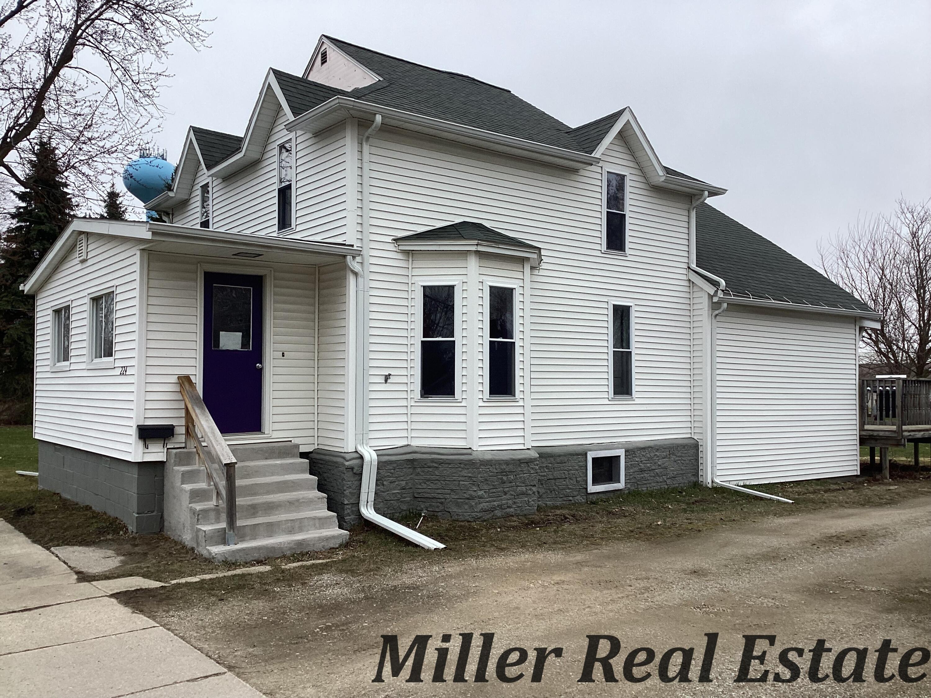 224 N Catherine Street Property Photo