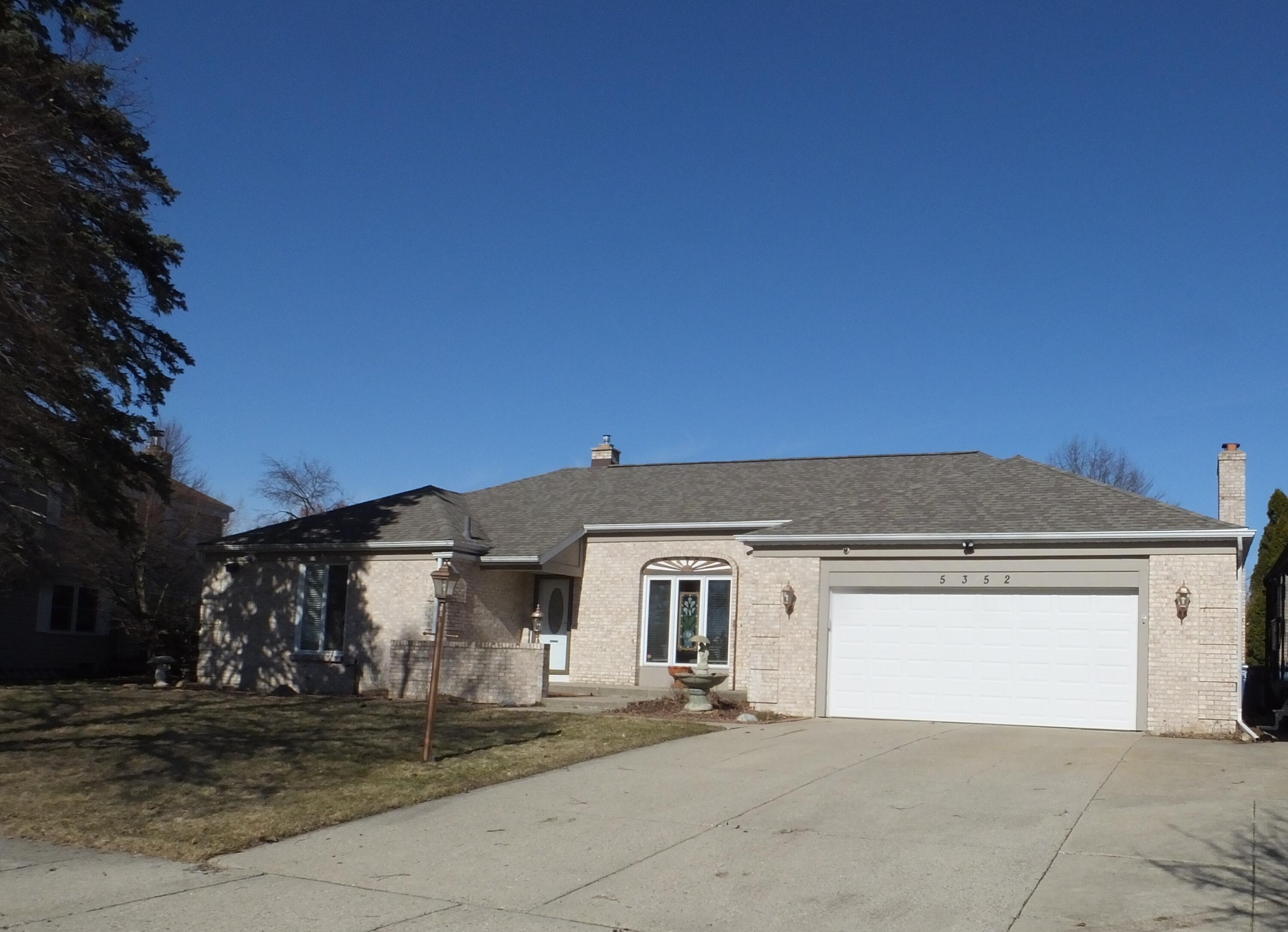 5352 Queensbury Drive Se Property Photo