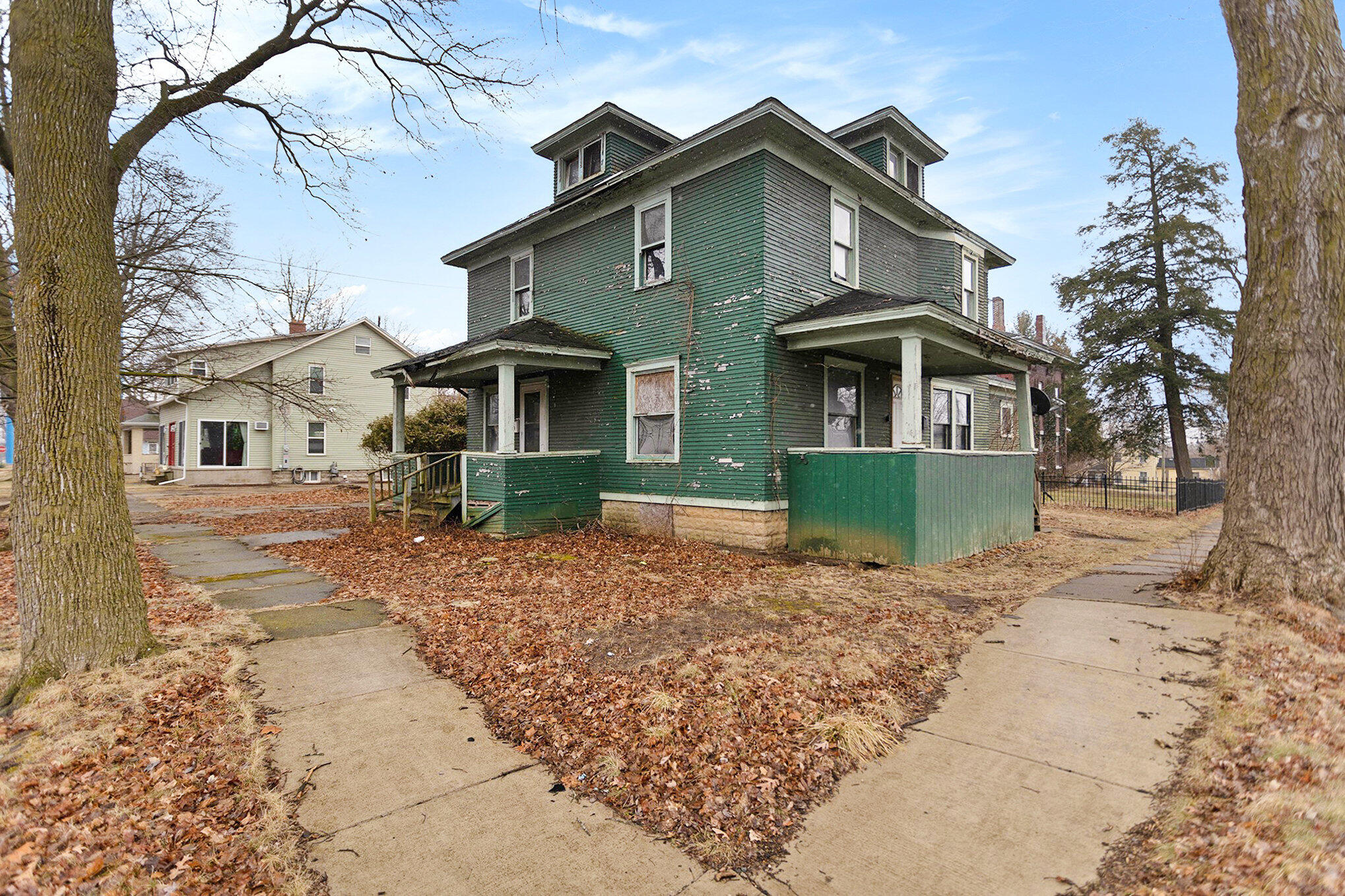 219 W Chestnut Street Property Photo