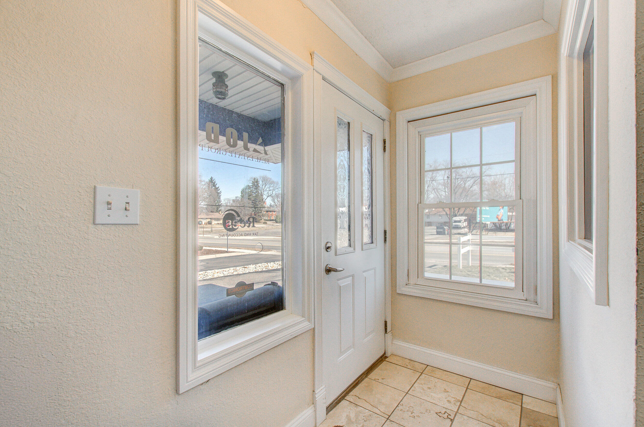 710 S Brown Street Property Photo 2