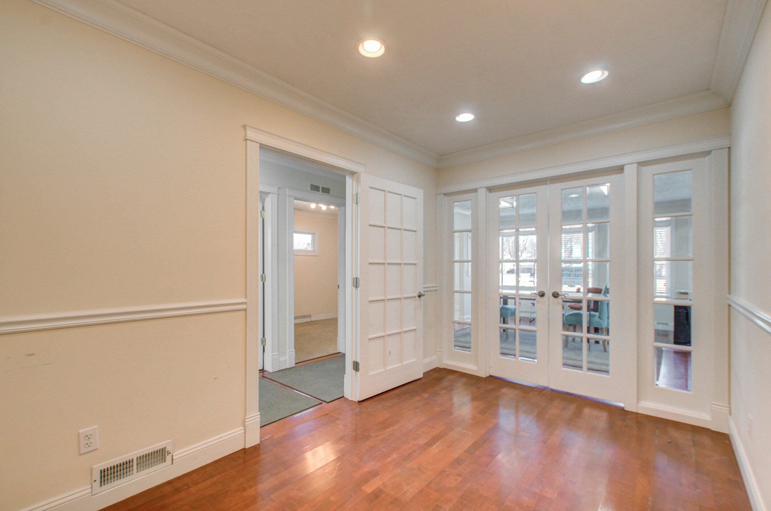 710 S Brown Street Property Photo 7