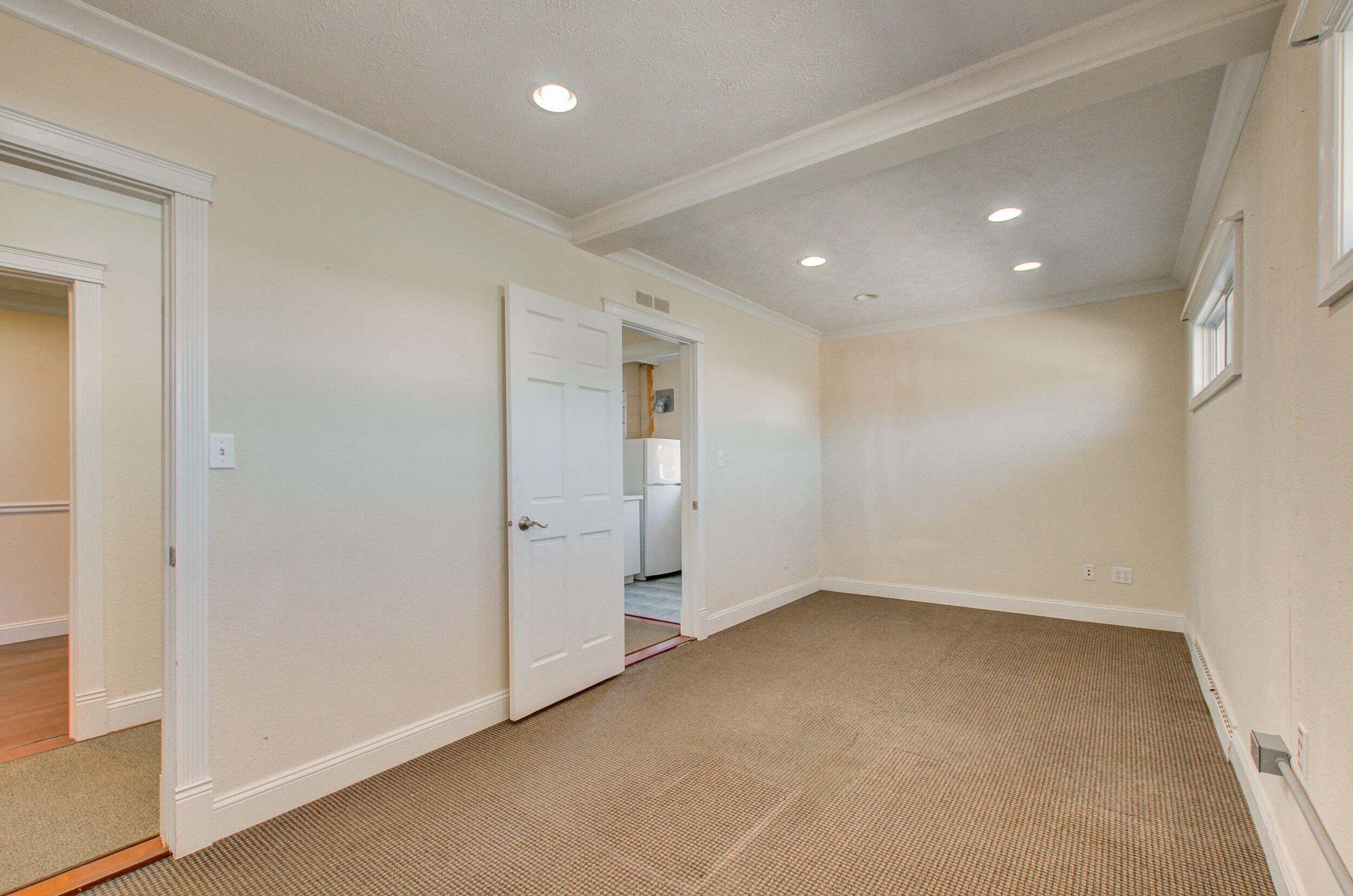 710 S Brown Street Property Photo 12