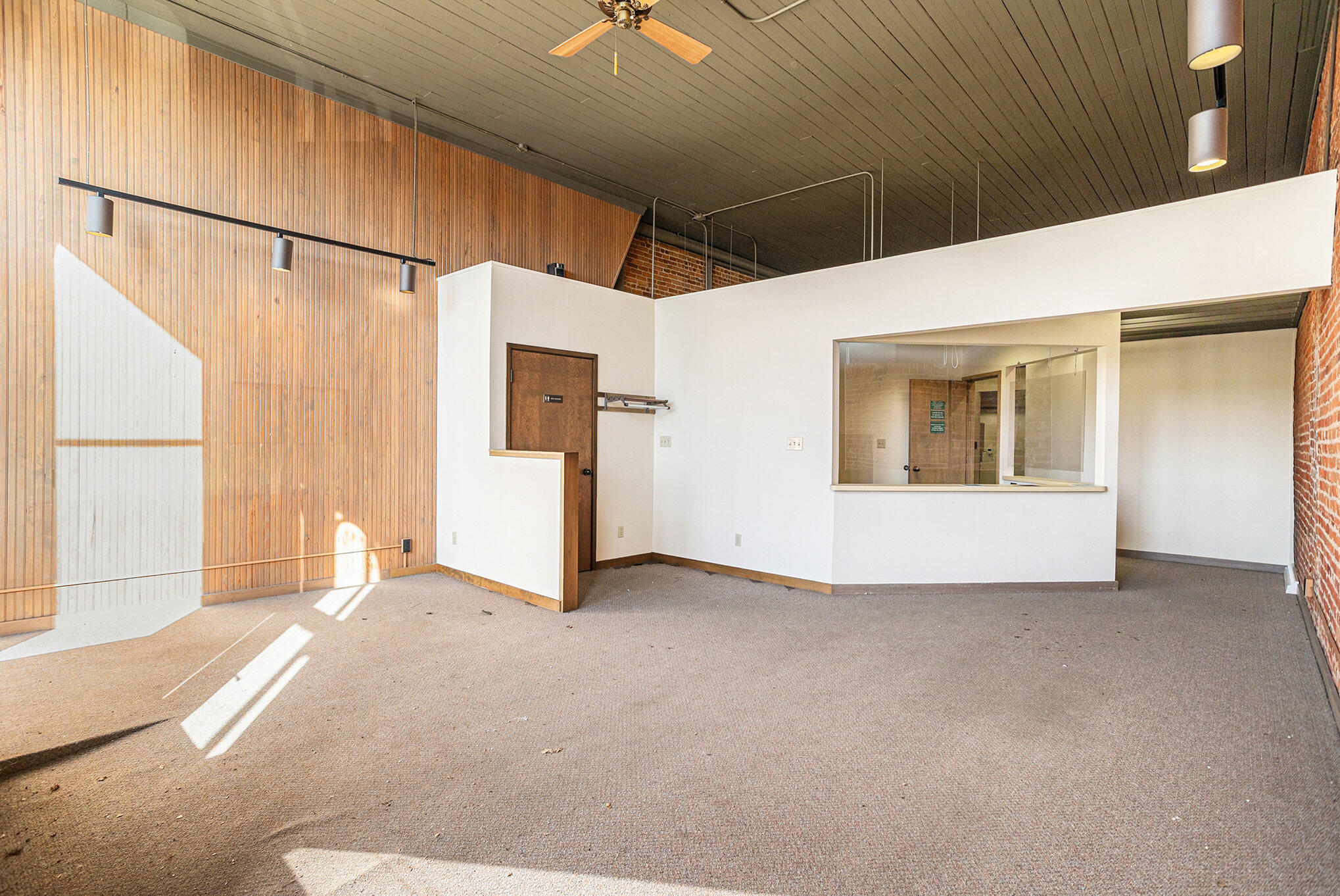 213 E Michigan Avenue Property Photo 5