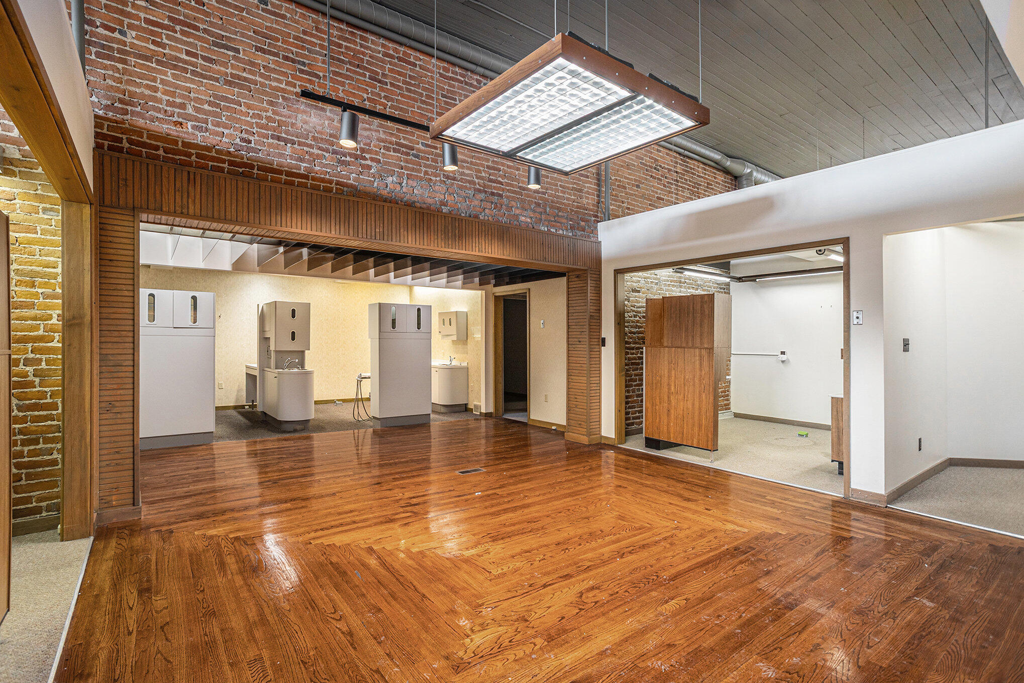 213 E Michigan Avenue Property Photo 8