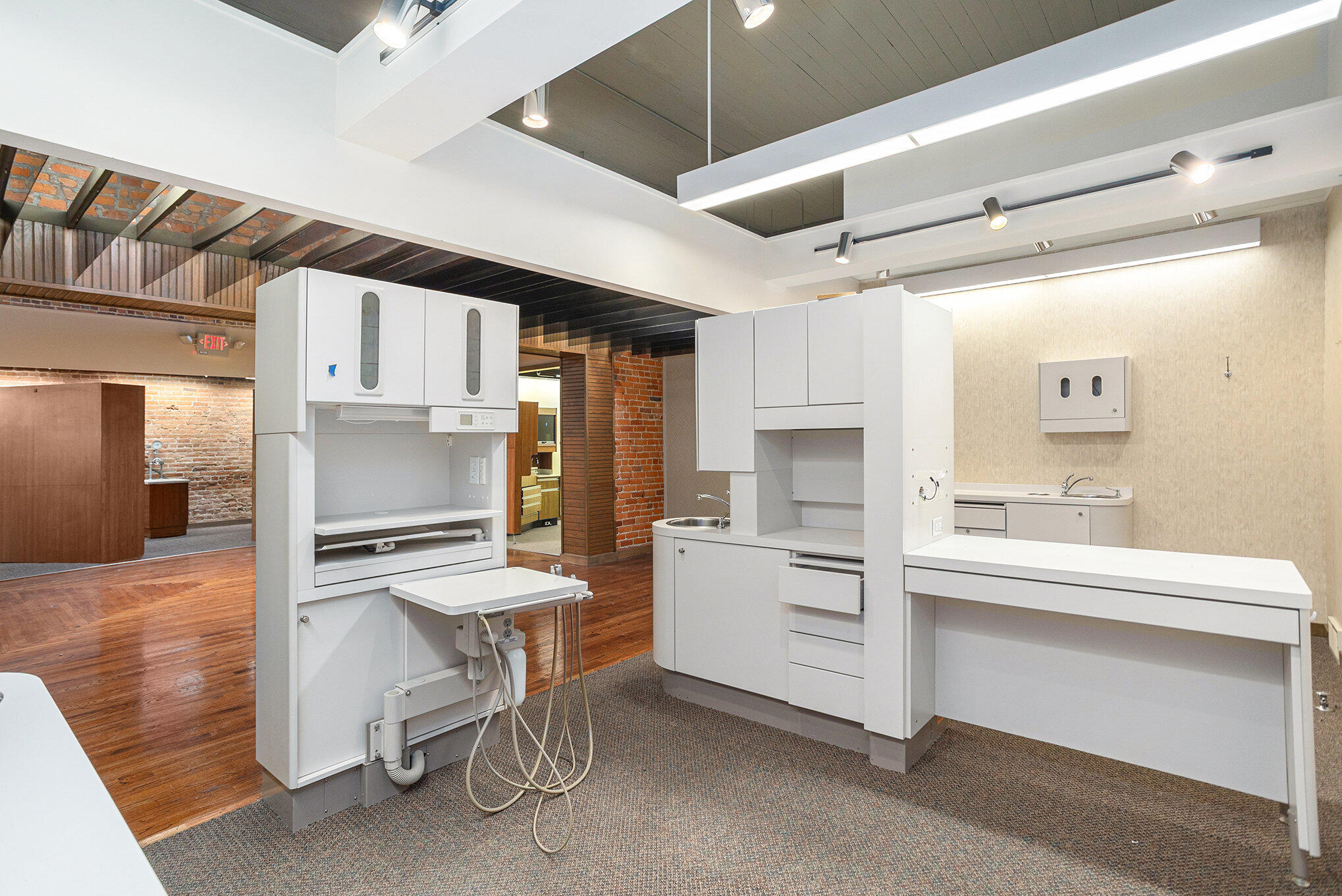 213 E Michigan Avenue Property Photo 9