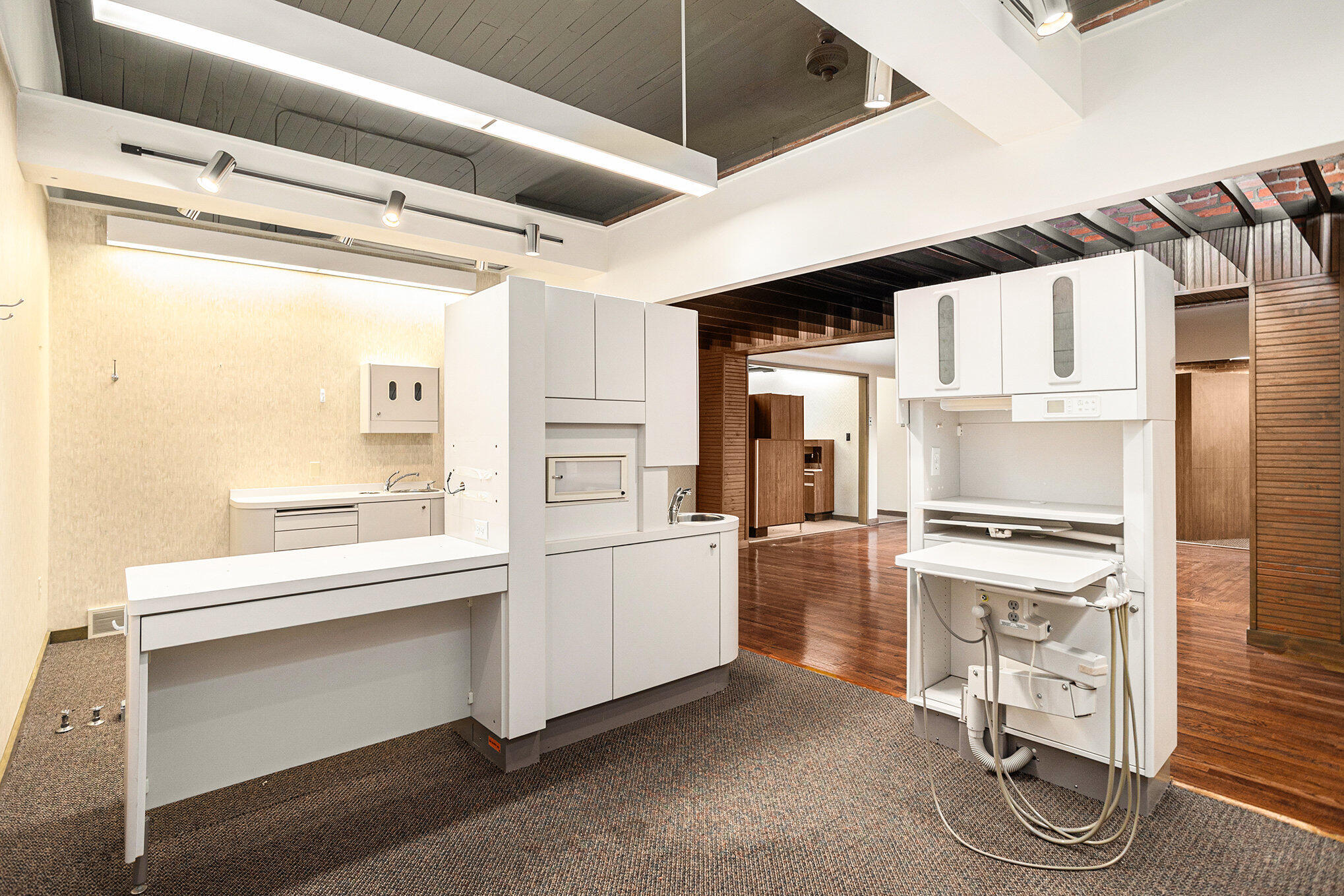 213 E Michigan Avenue Property Photo 10