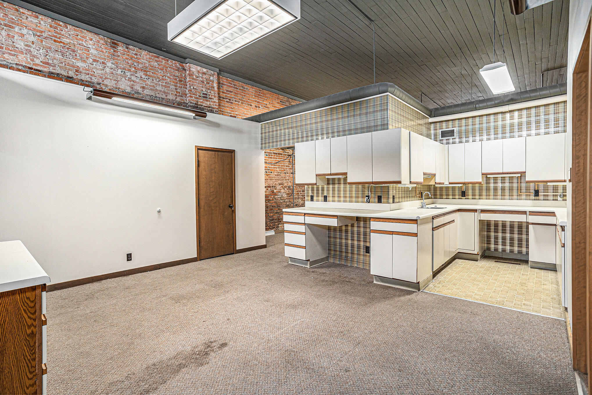 213 E Michigan Avenue Property Photo 19