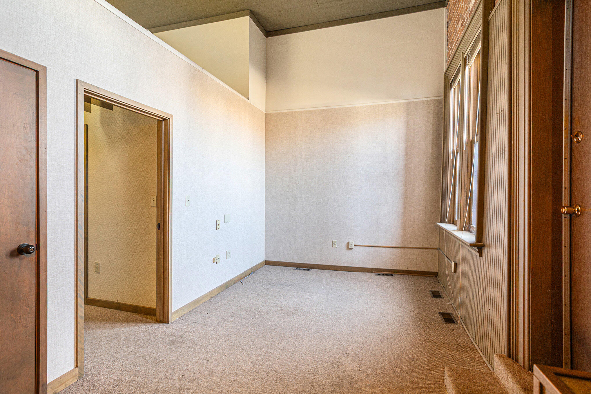 213 E Michigan Avenue Property Photo 21