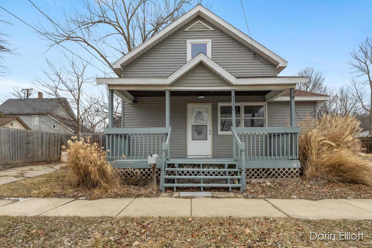 310 E Adams Street Property Photo