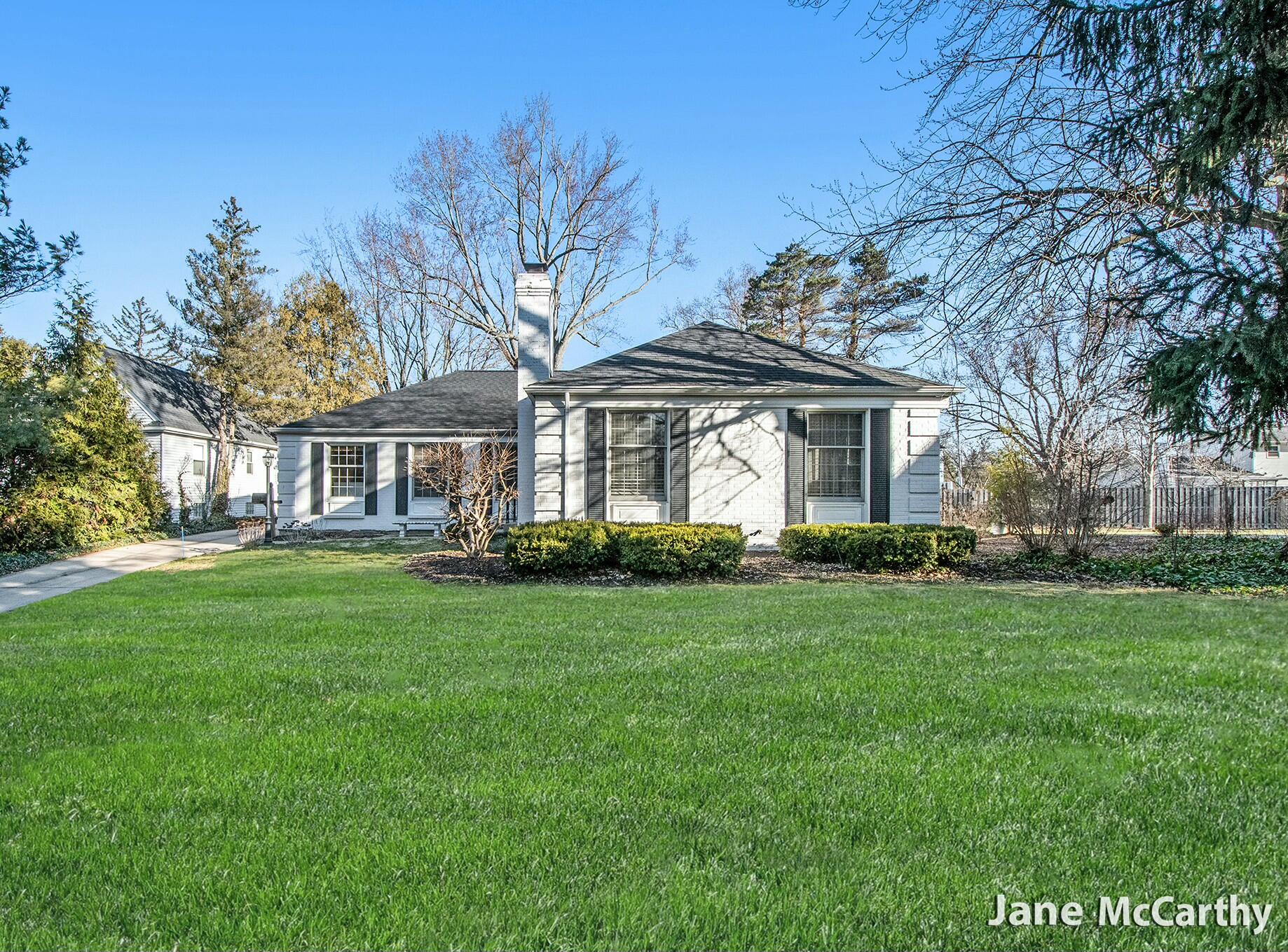 210 Lakewood Drive Se Property Photo