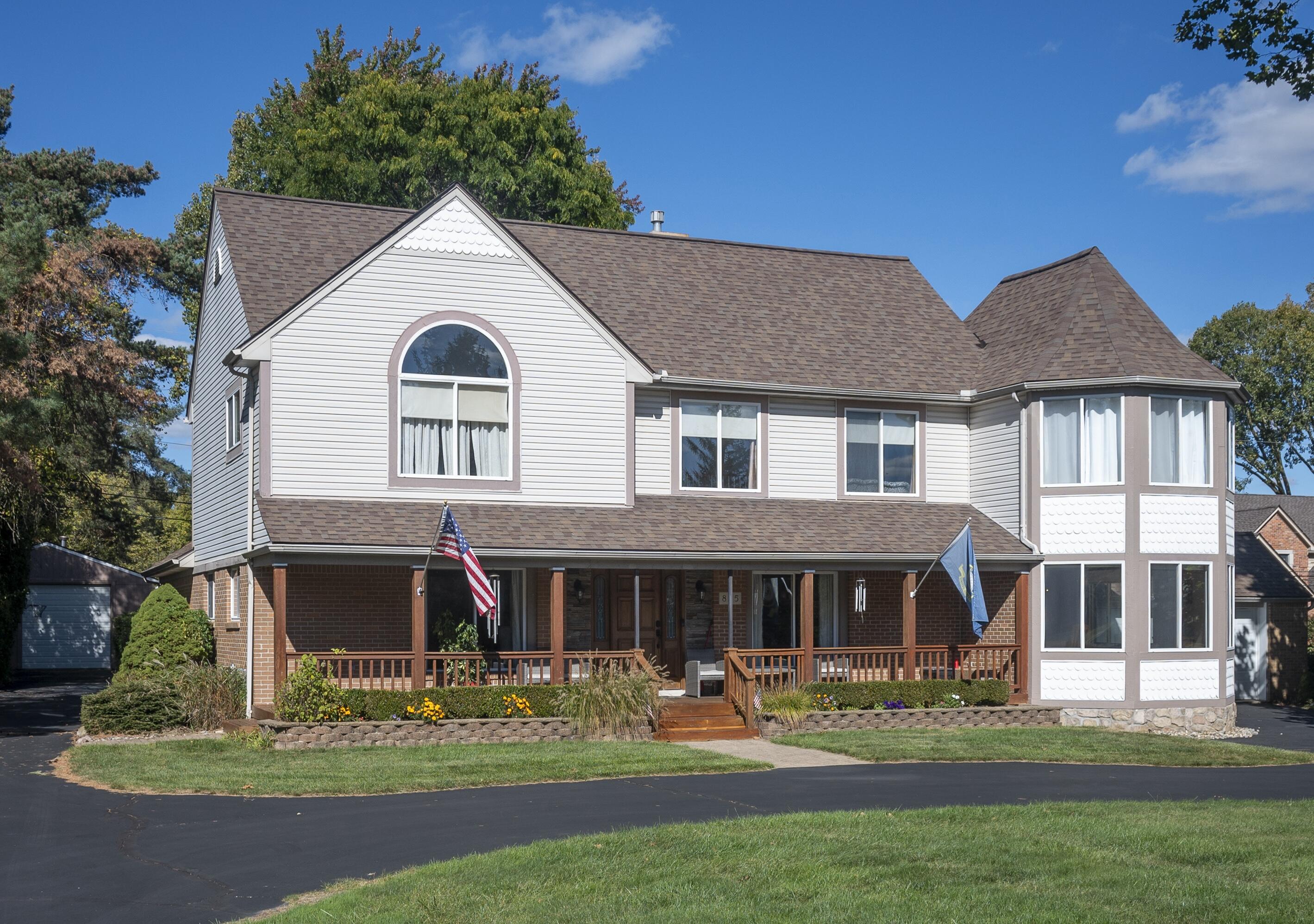 825 Ottawa Drive Property Photo