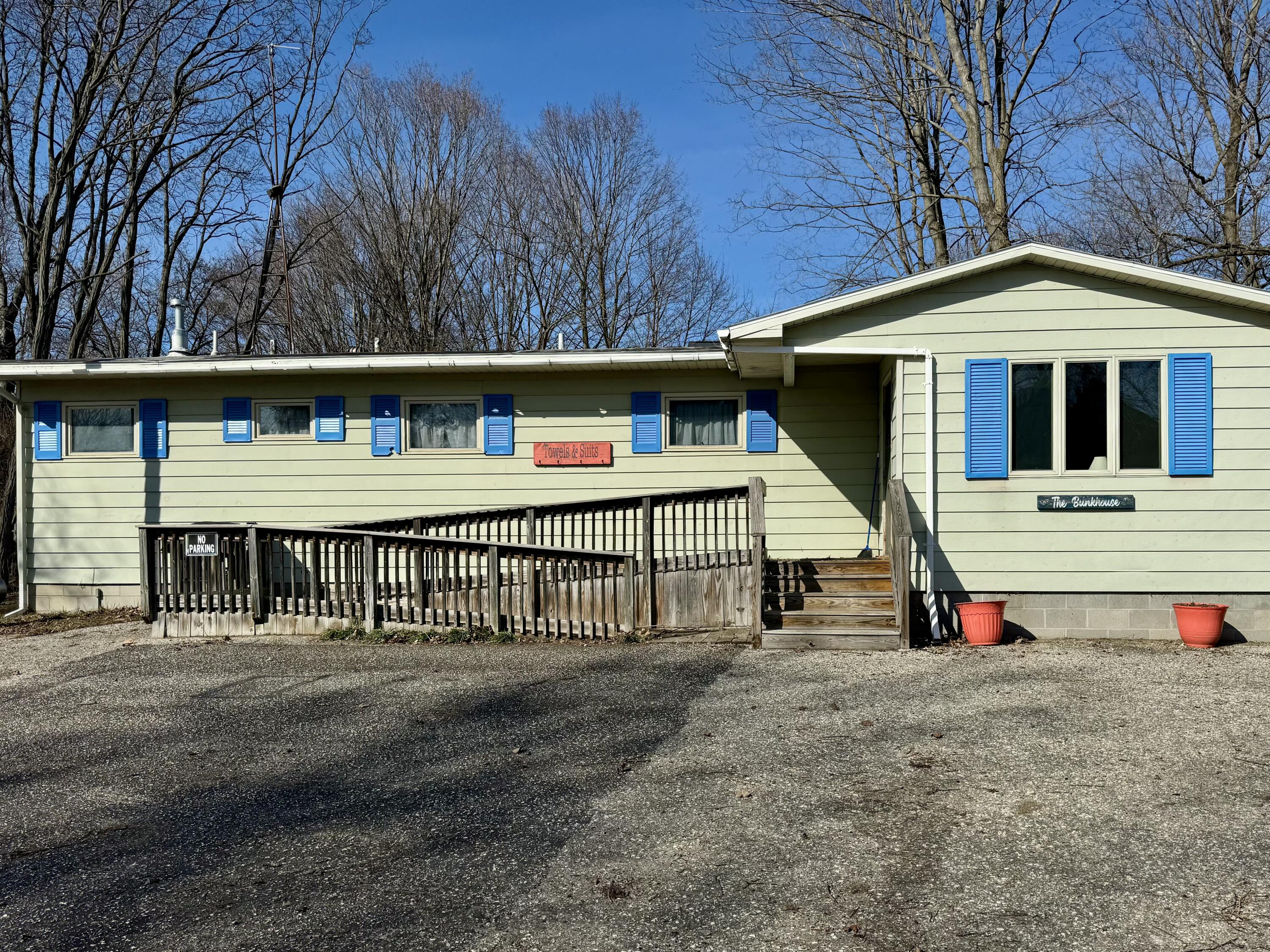 8288 Portage Street Property Photo