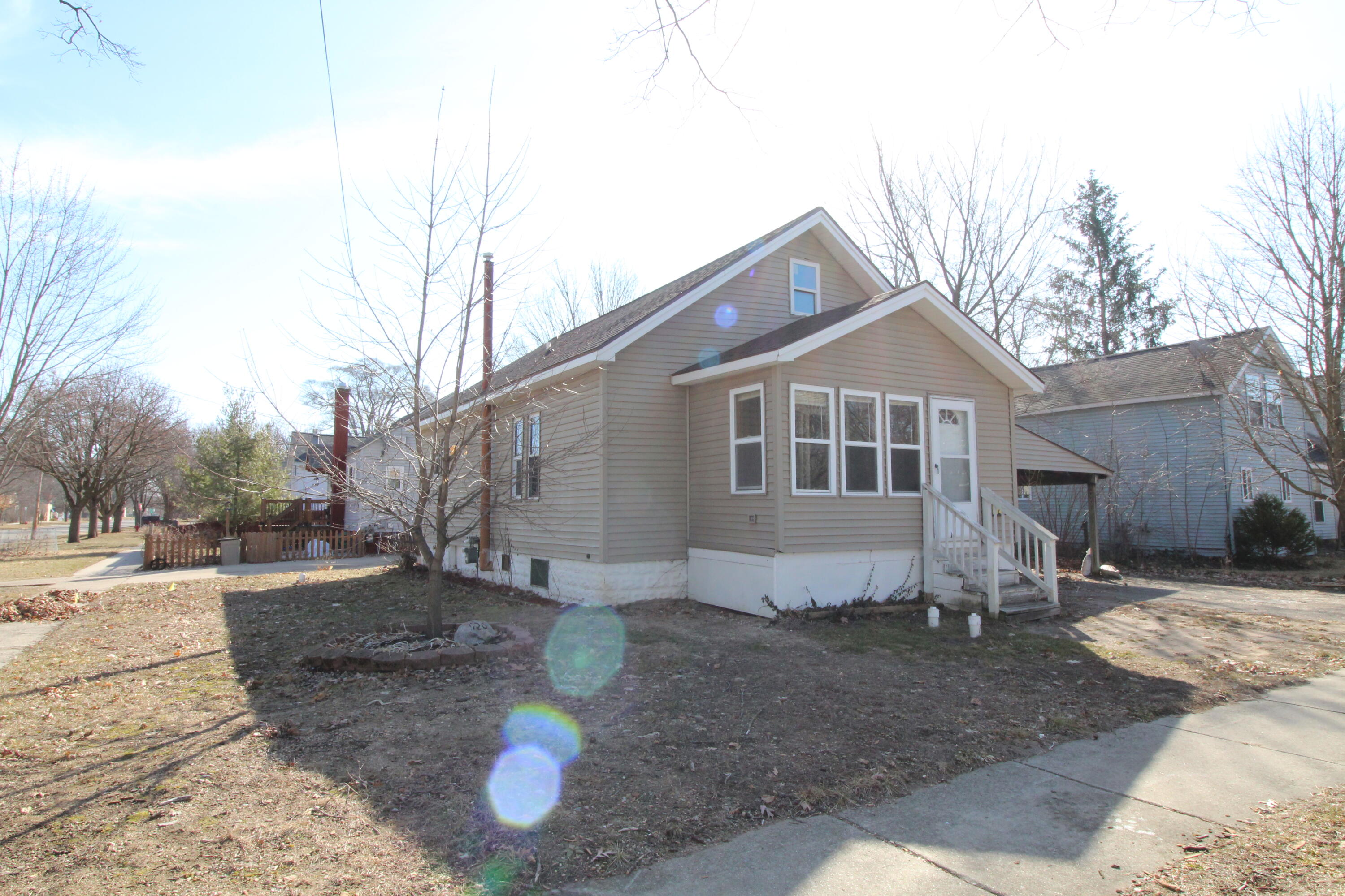 520 N University Avenue Property Photo