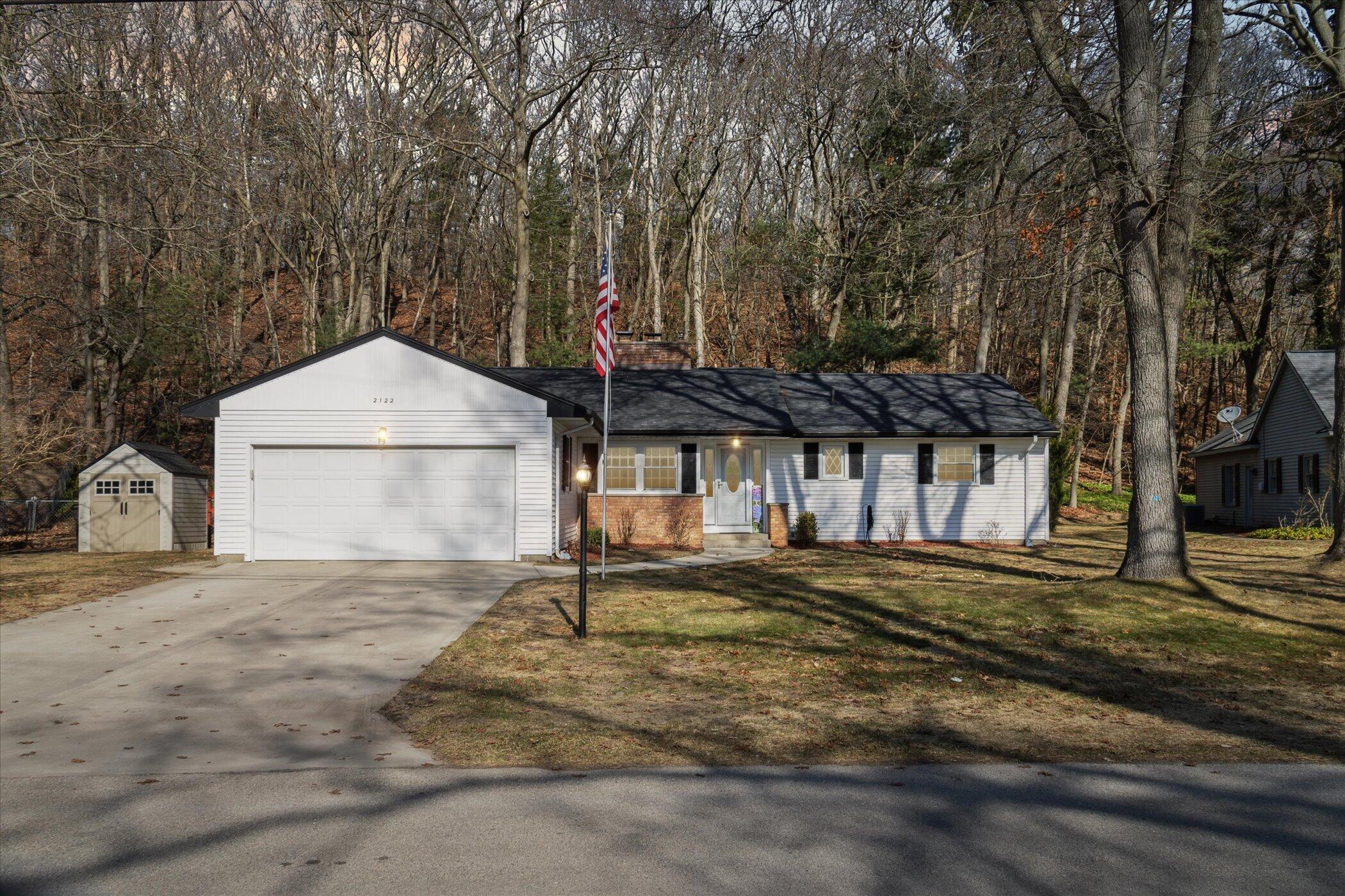 2122 Maryland Boulevard Property Photo