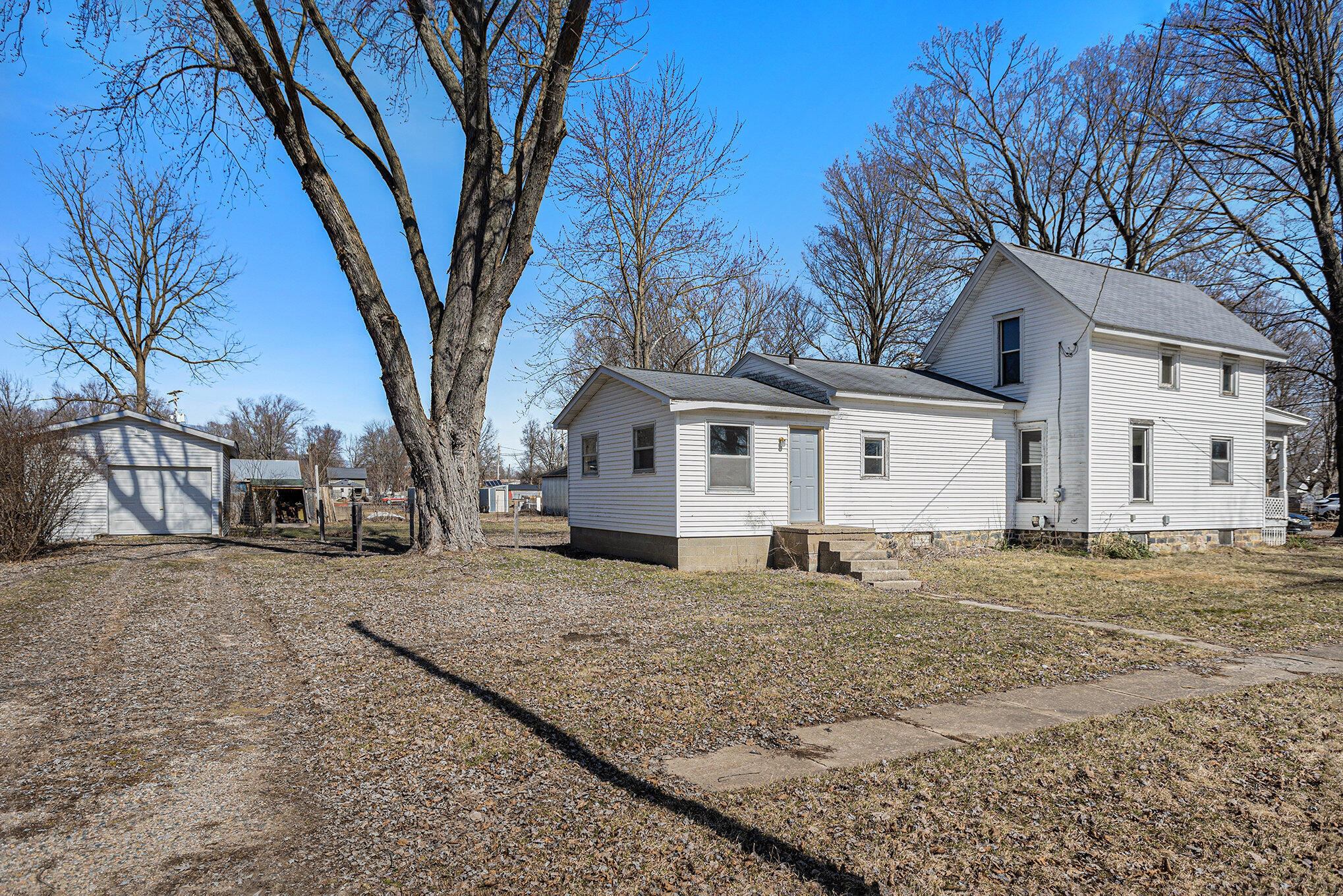 325 S Elizabeth Street Property Photo