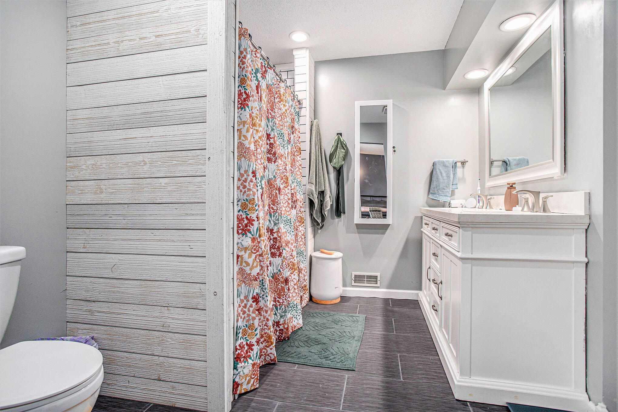 674 Booth Road Property Photo 14