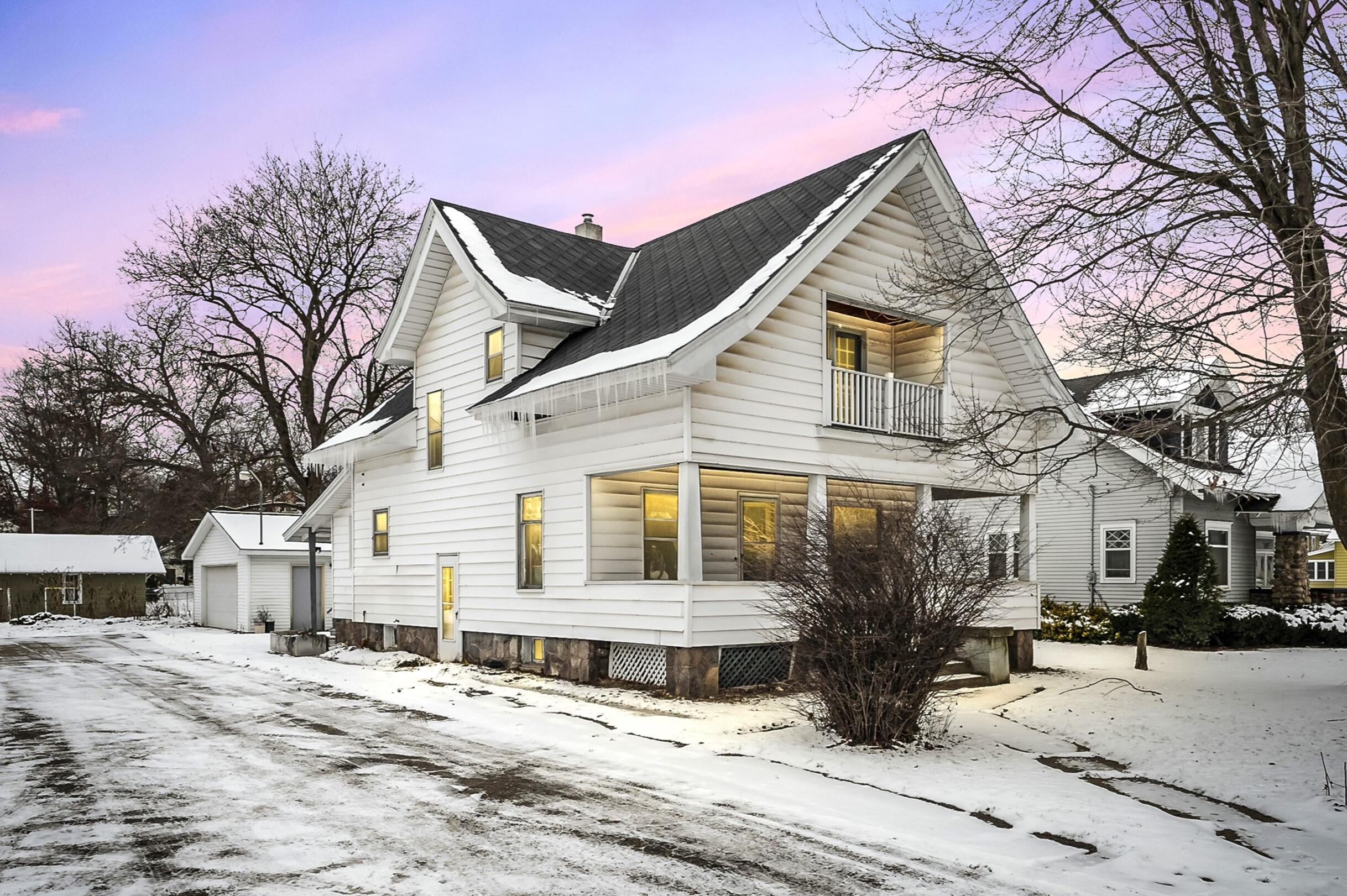 109 N Webster Street Property Photo