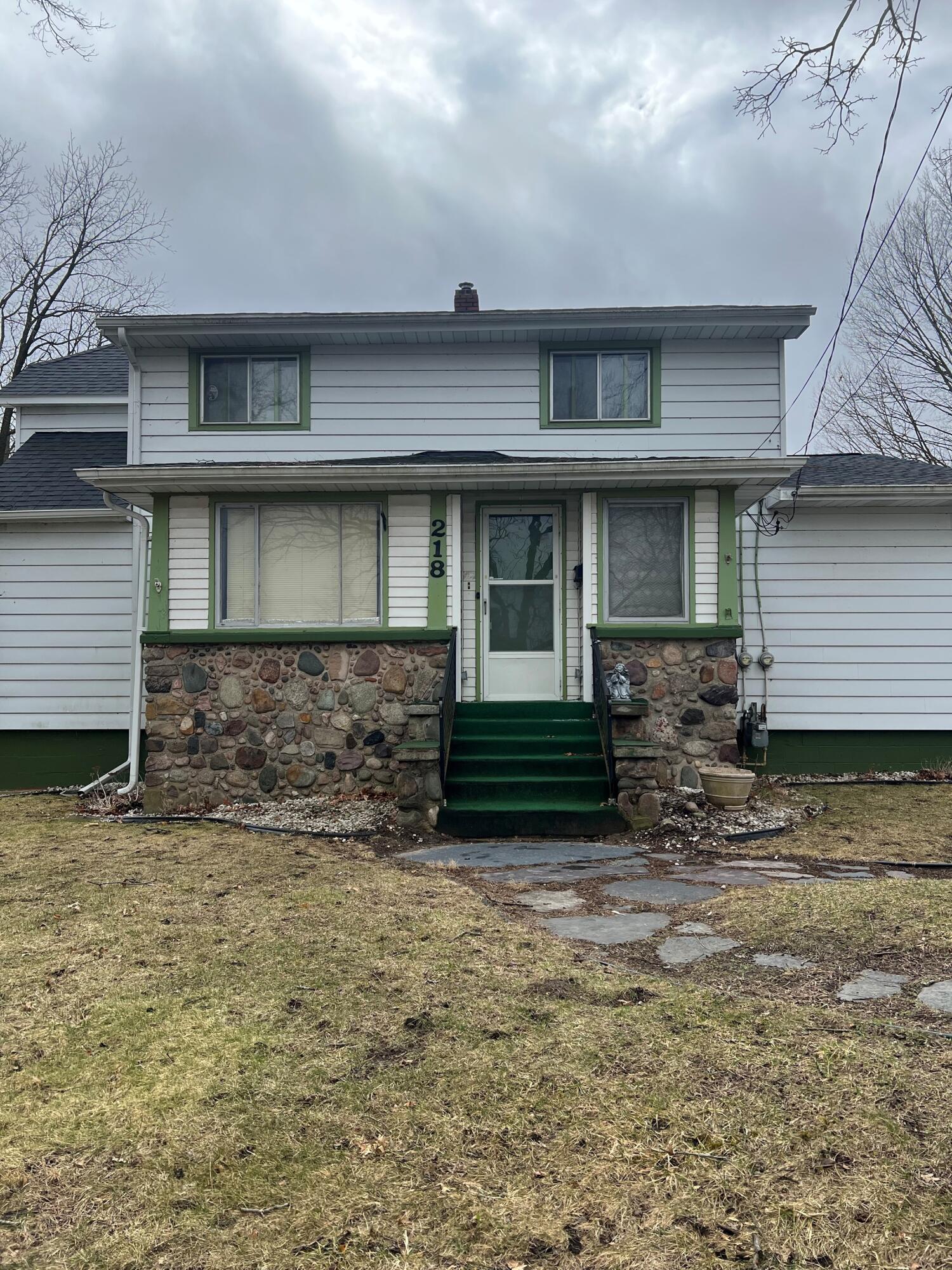 218 E Walnut Street Property Photo