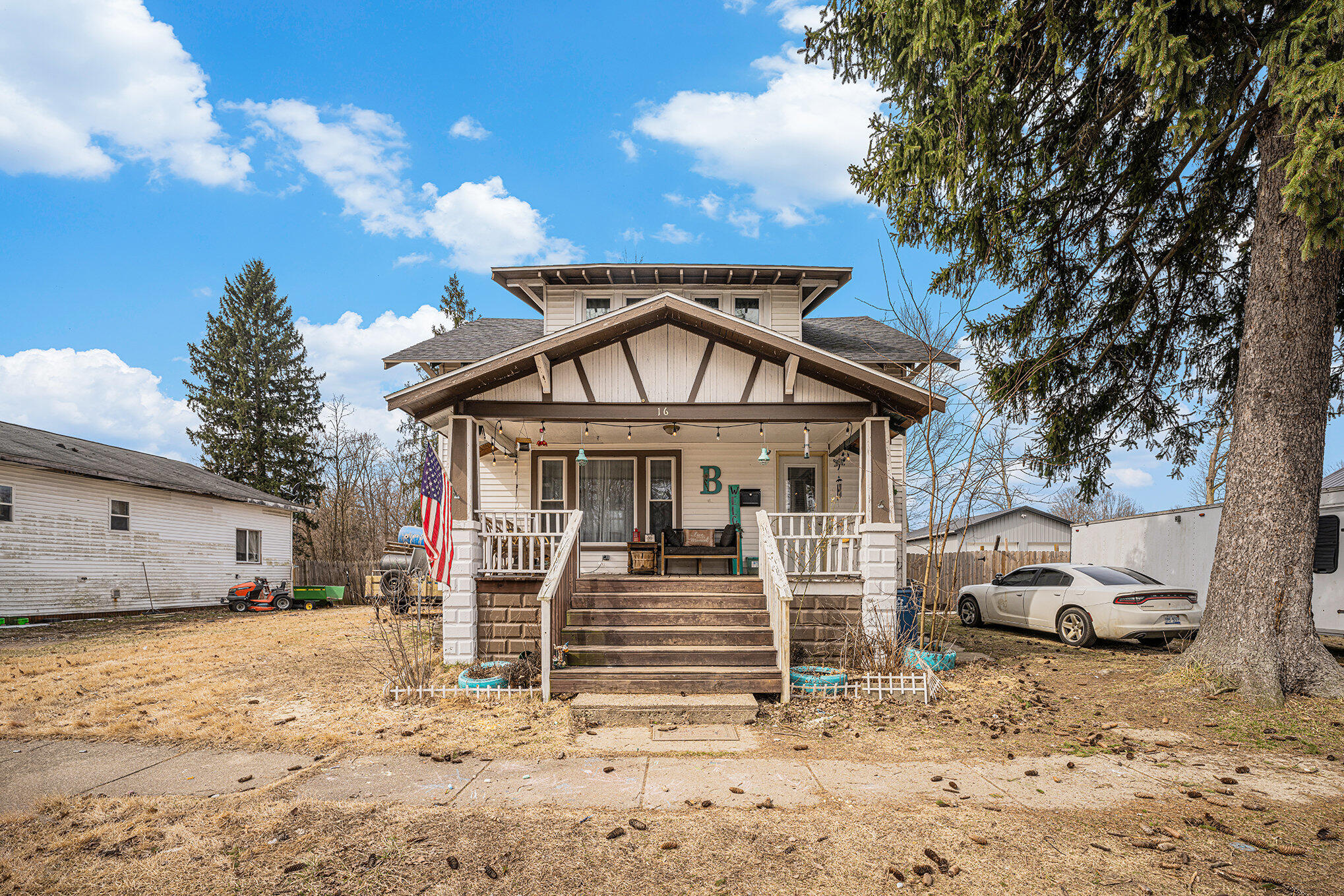 16 Maple Street Property Photo