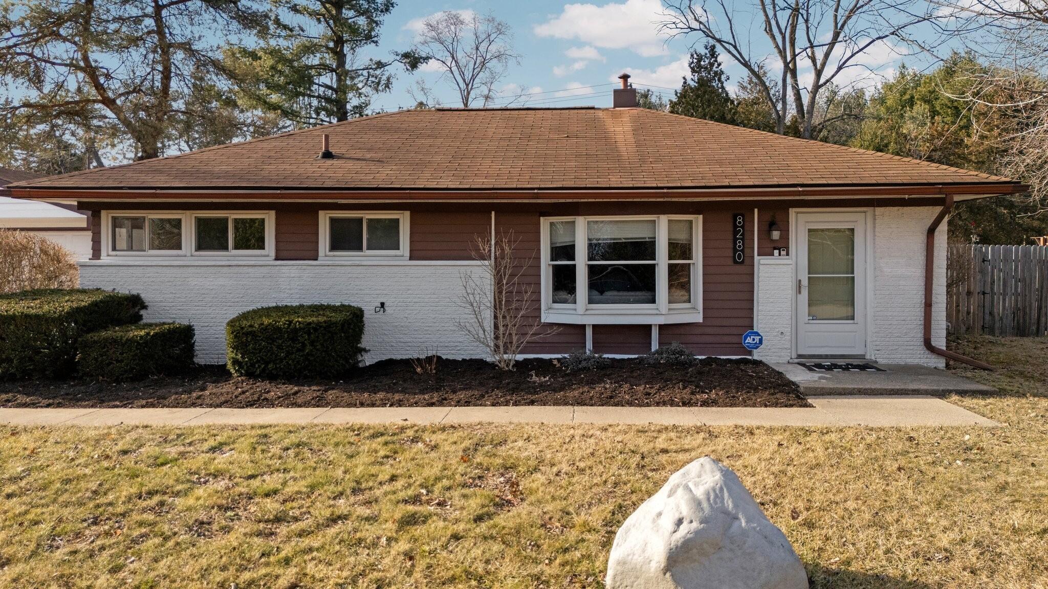 8280 Baytes Drive Property Photo