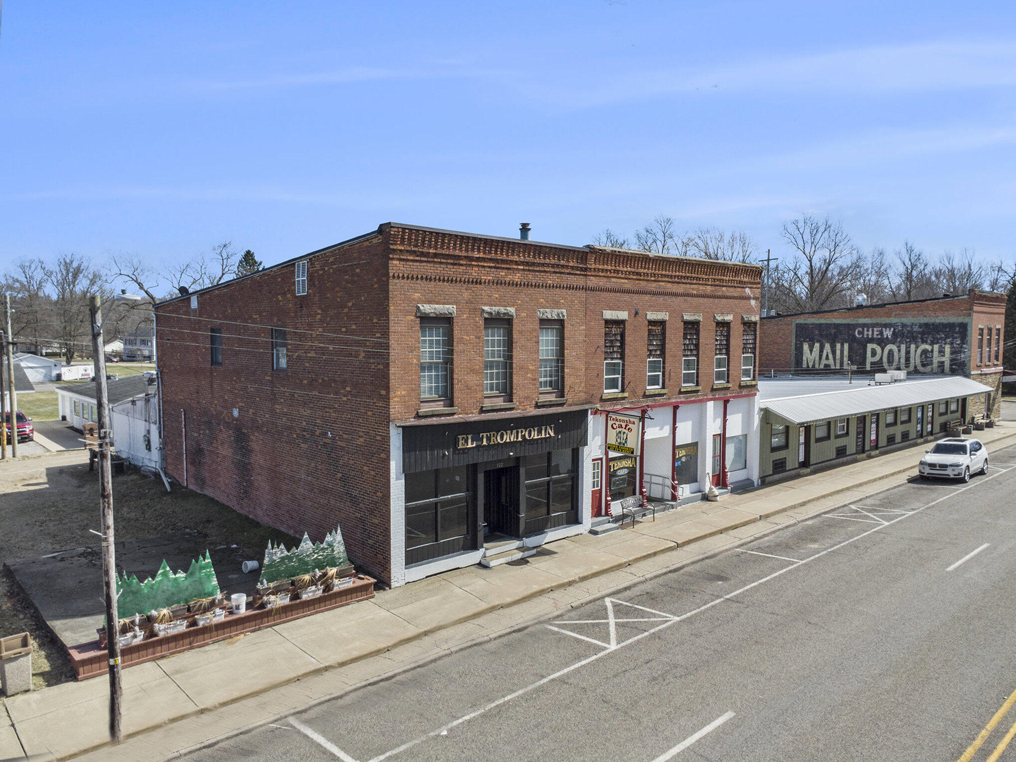 122 N Main Street Property Photo