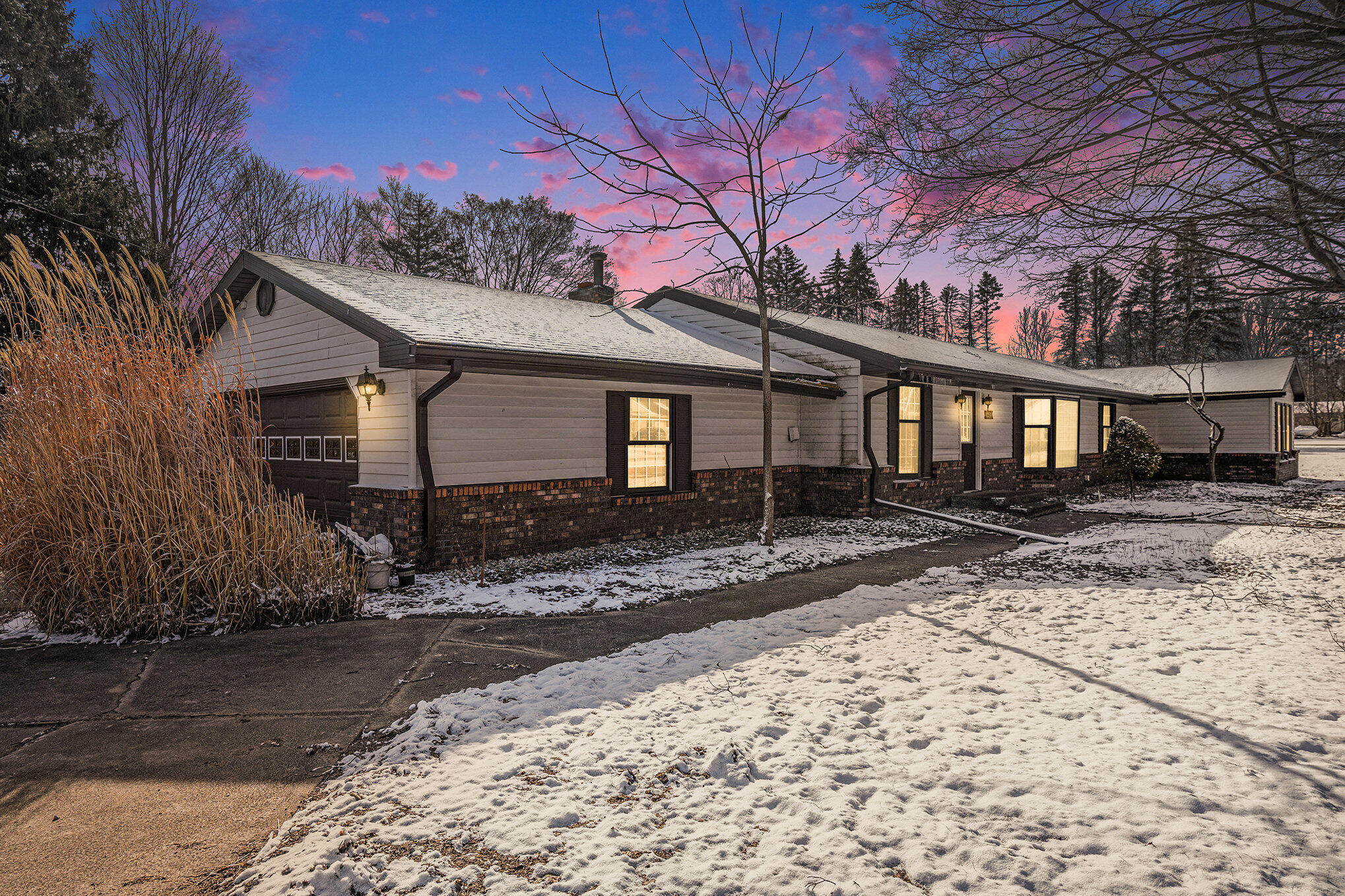 214 S Elm Street Property Photo