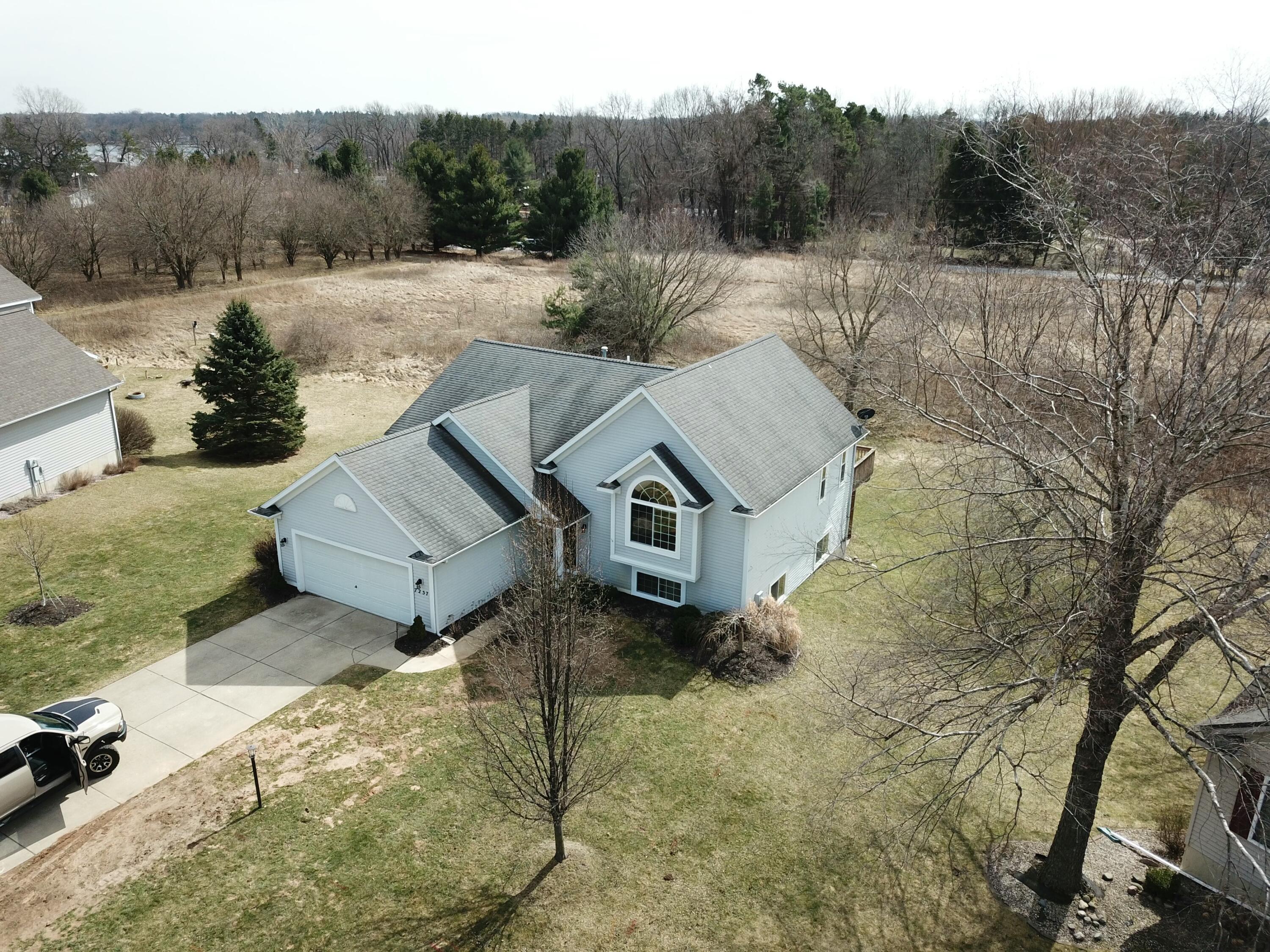 7257 Tillicum Trail Ne Property Photo