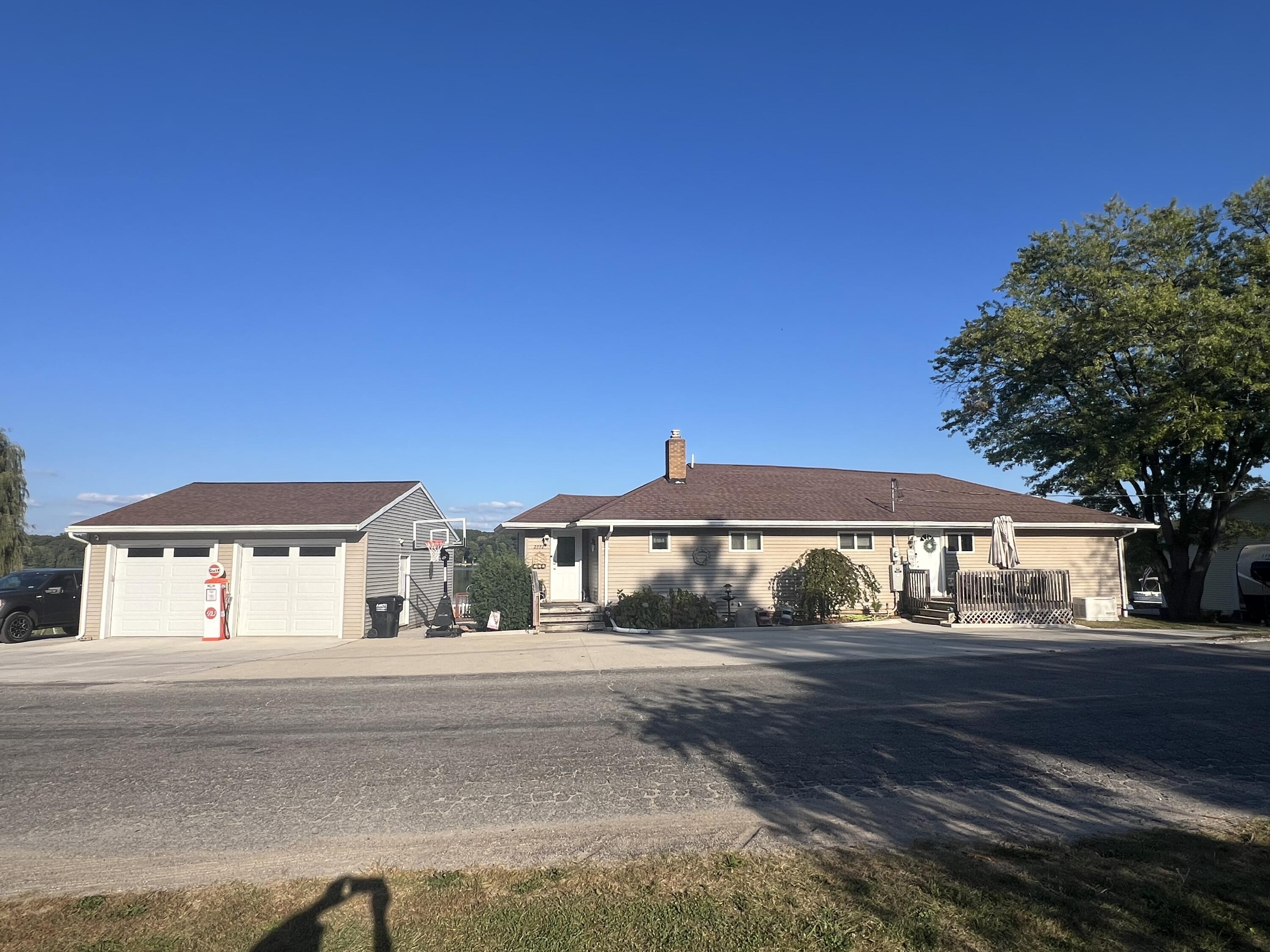2772 S Wisner Avenue Property Photo