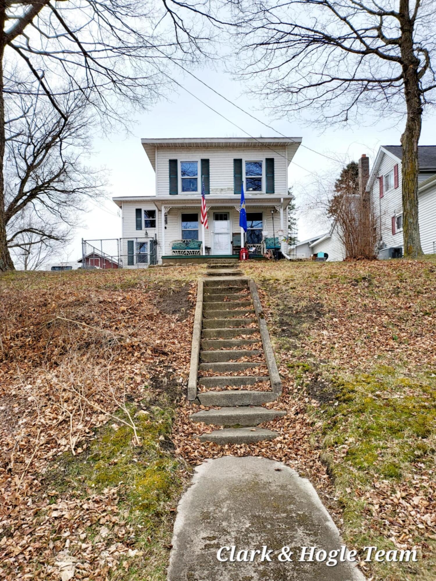 221 S S Washington Street Property Photo