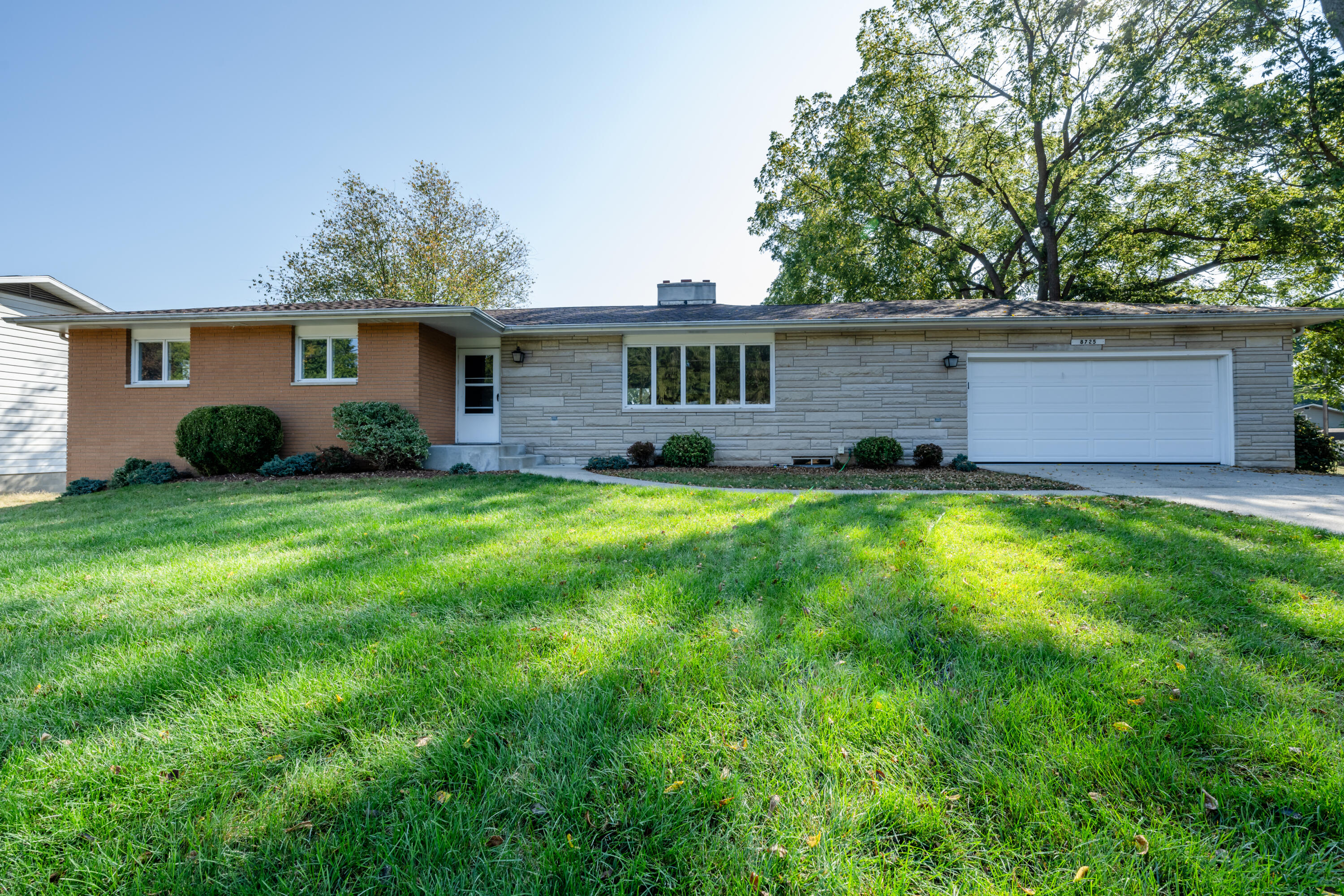 8725 George Avenue Property Photo