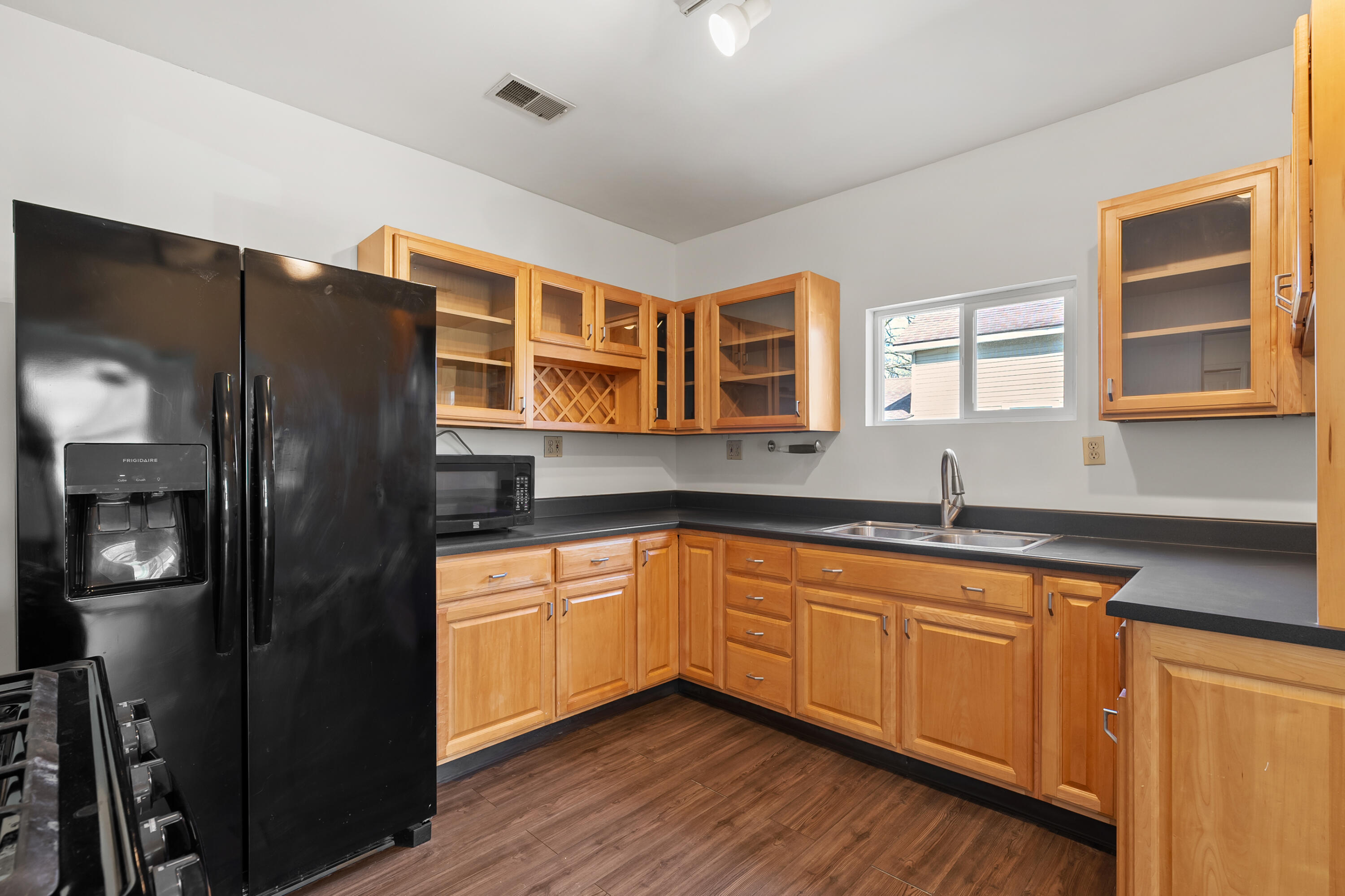 420 S Capital Avenue Property Photo 7