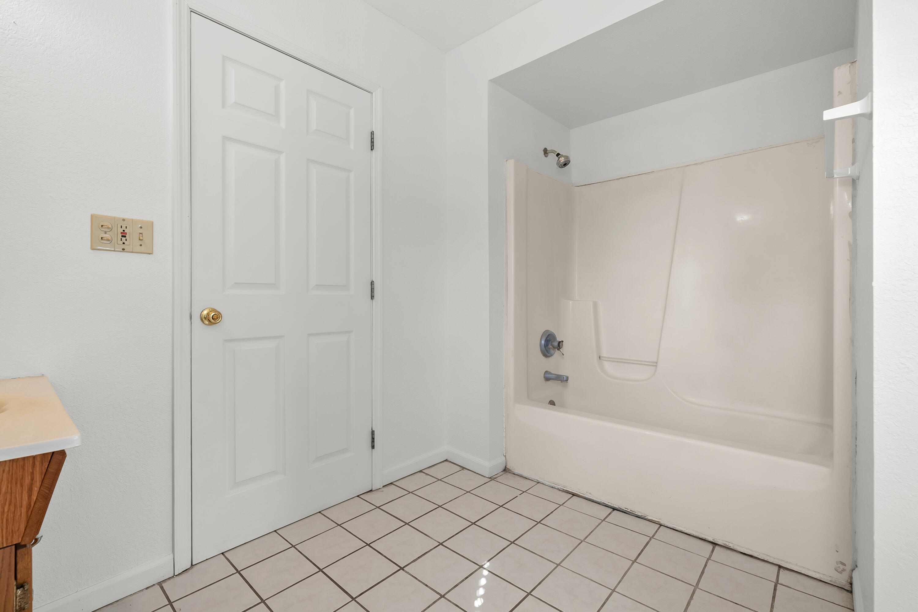 420 S Capital Avenue Property Photo 15