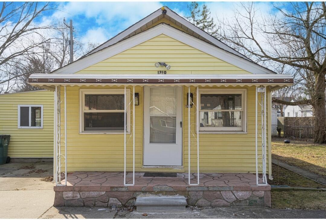 1210 E Bernhard Avenue Property Photo