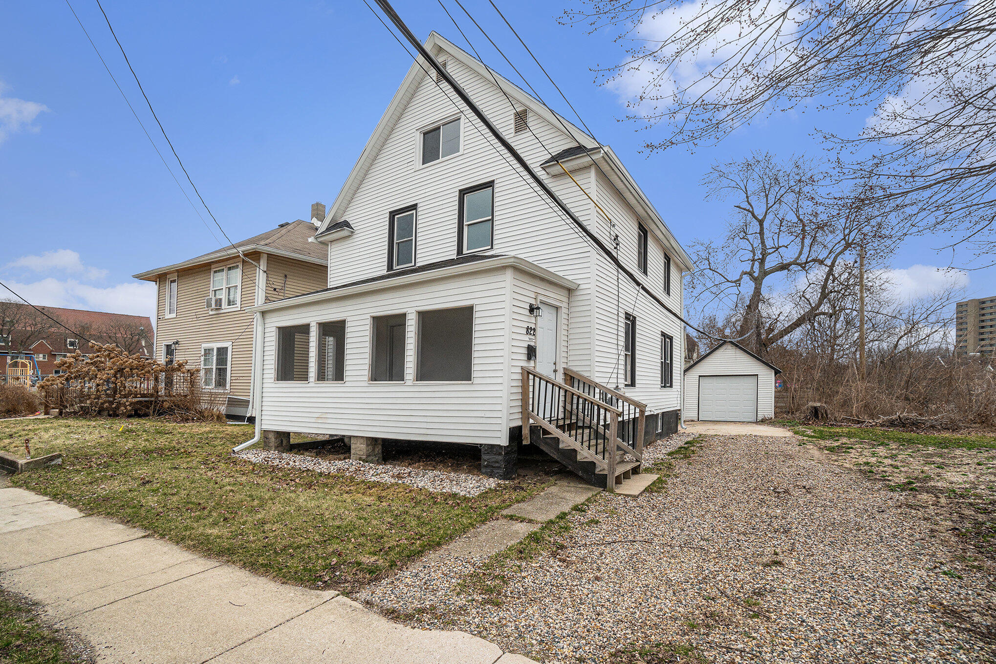 822 Lake Street Property Photo