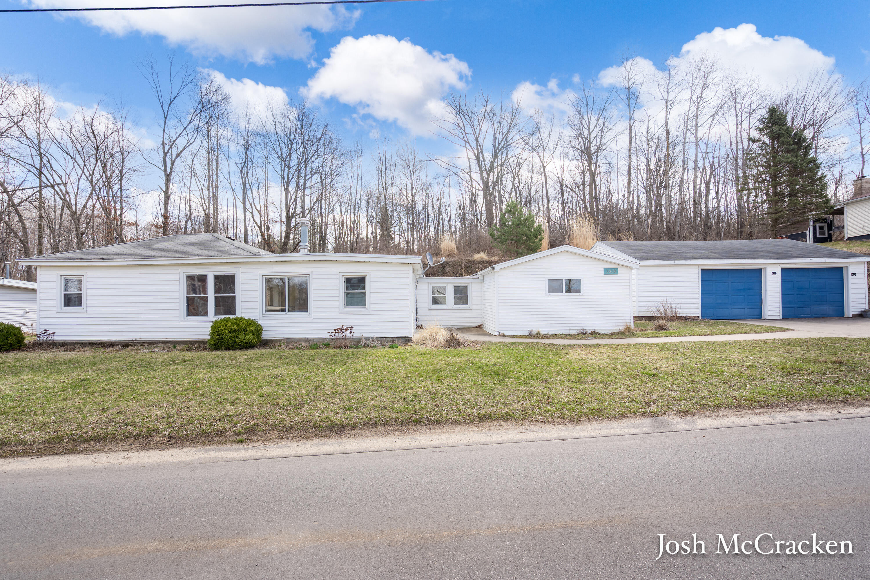 3928 Causeway Drive Property Photo 1