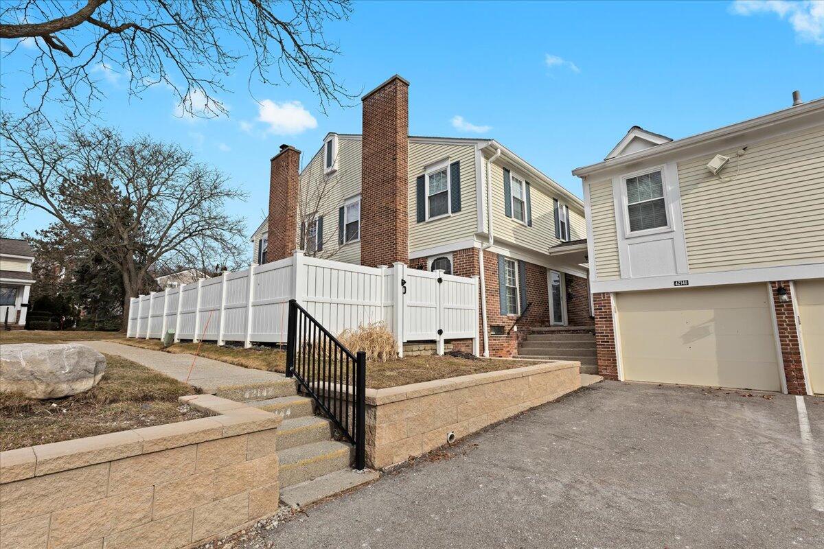 42140 Roscommon Street Property Photo