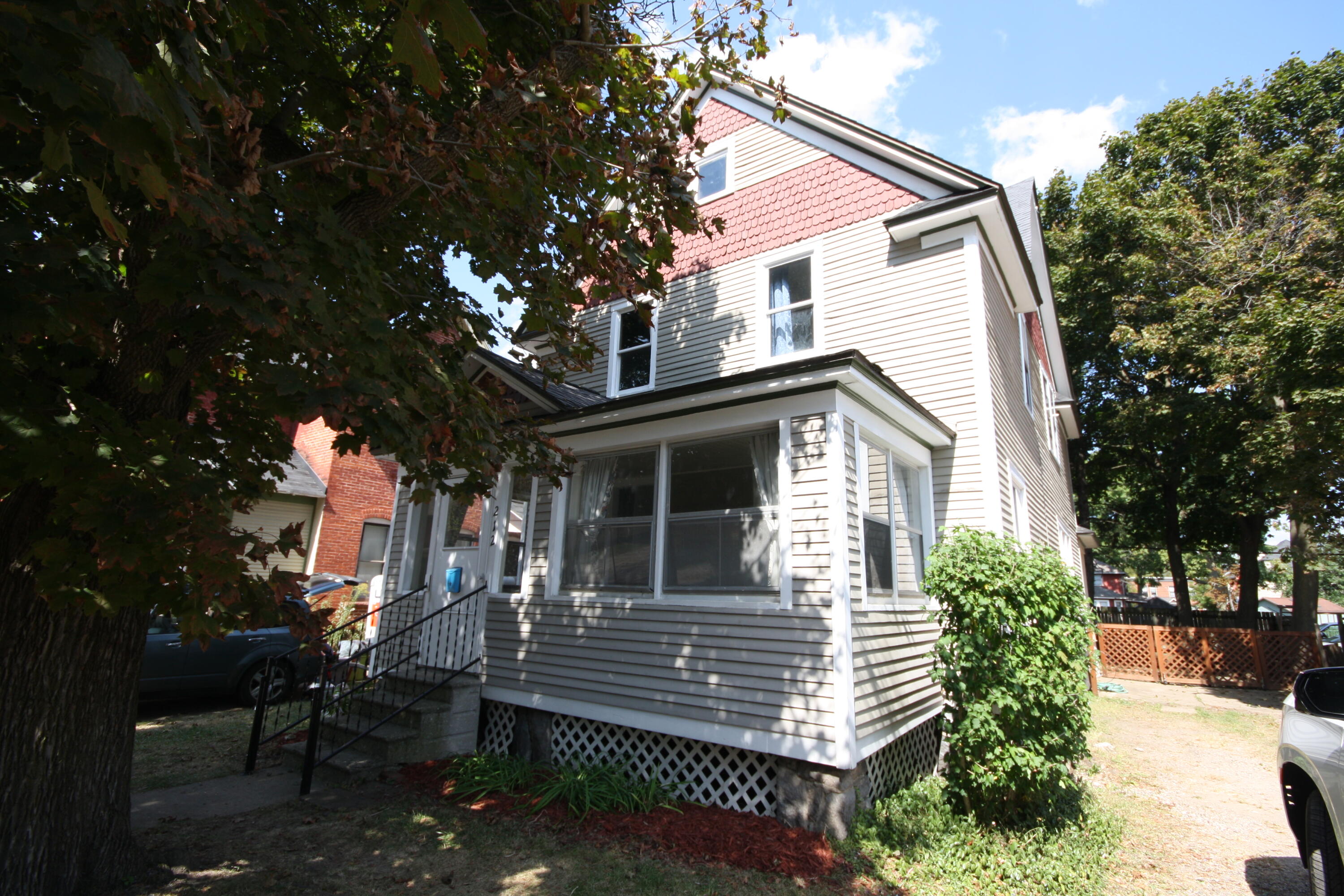 212 Rose Place Property Photo