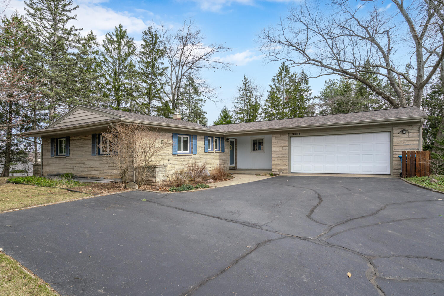 3304 Fair Oaks Drive Property Photo